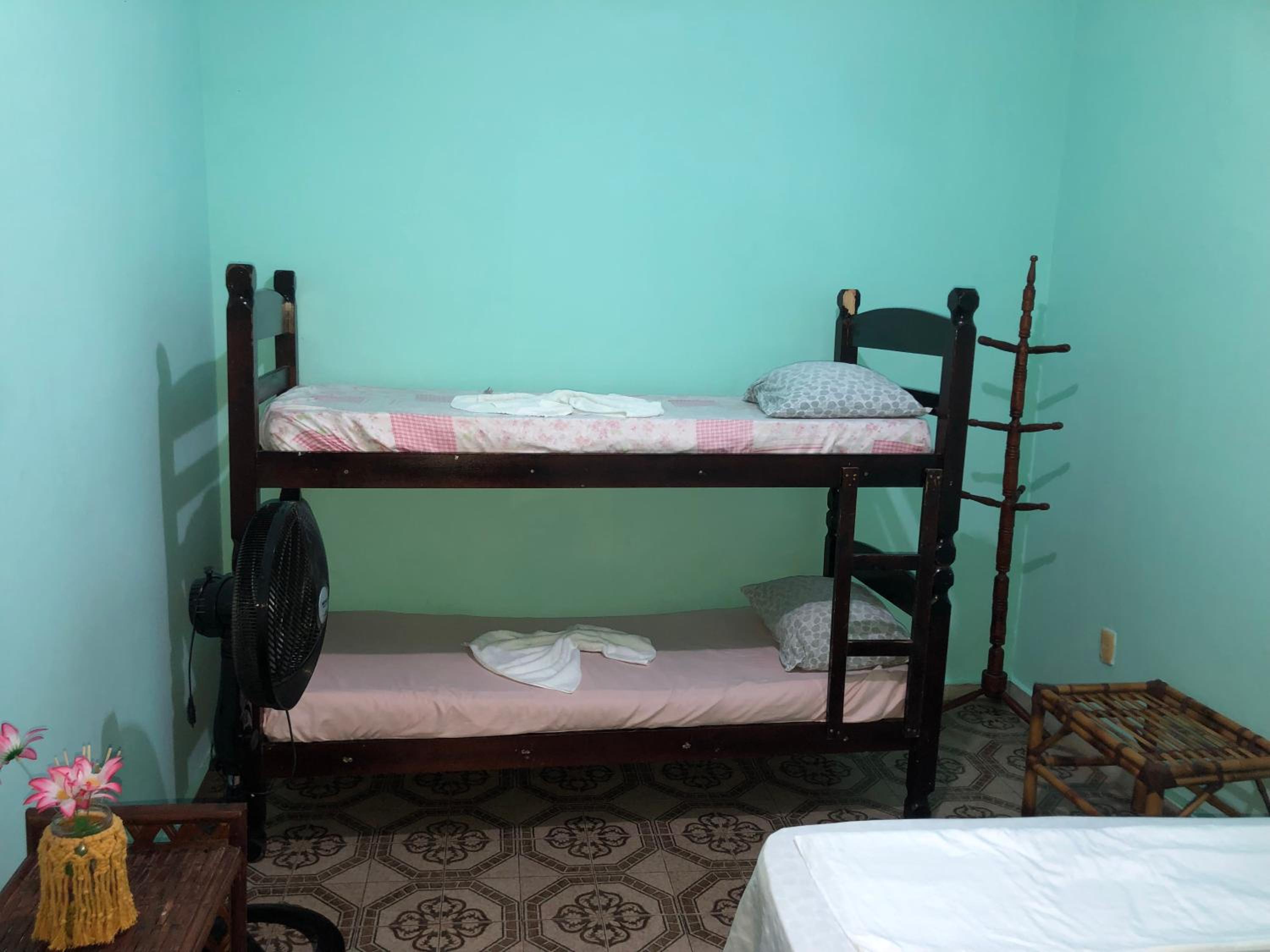 Quadruple Room with Shared Bathroom photo 2
