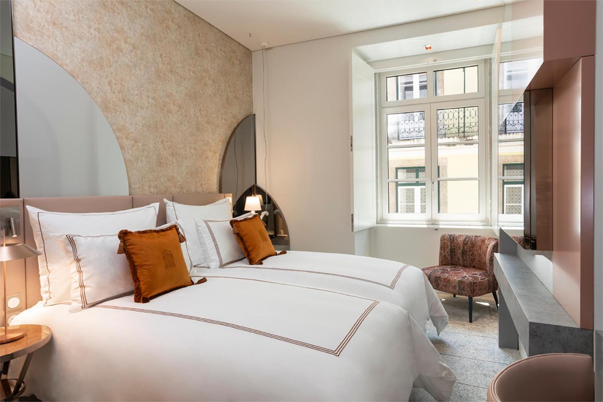Deluxe King Room - Photo 1