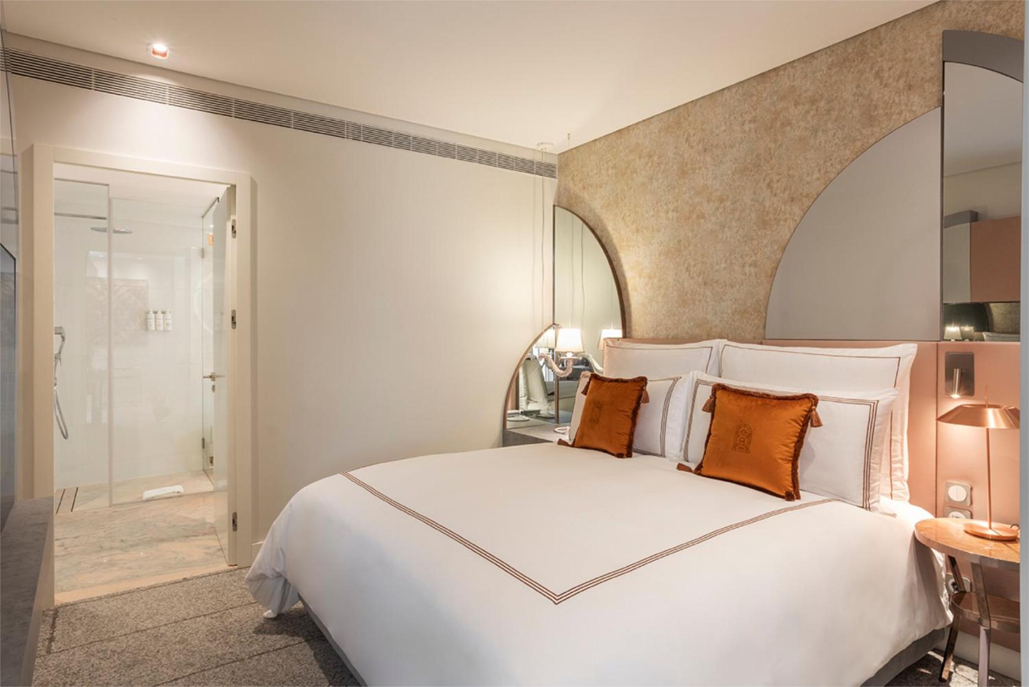 Premium King Room with Cloister View - Photo 2