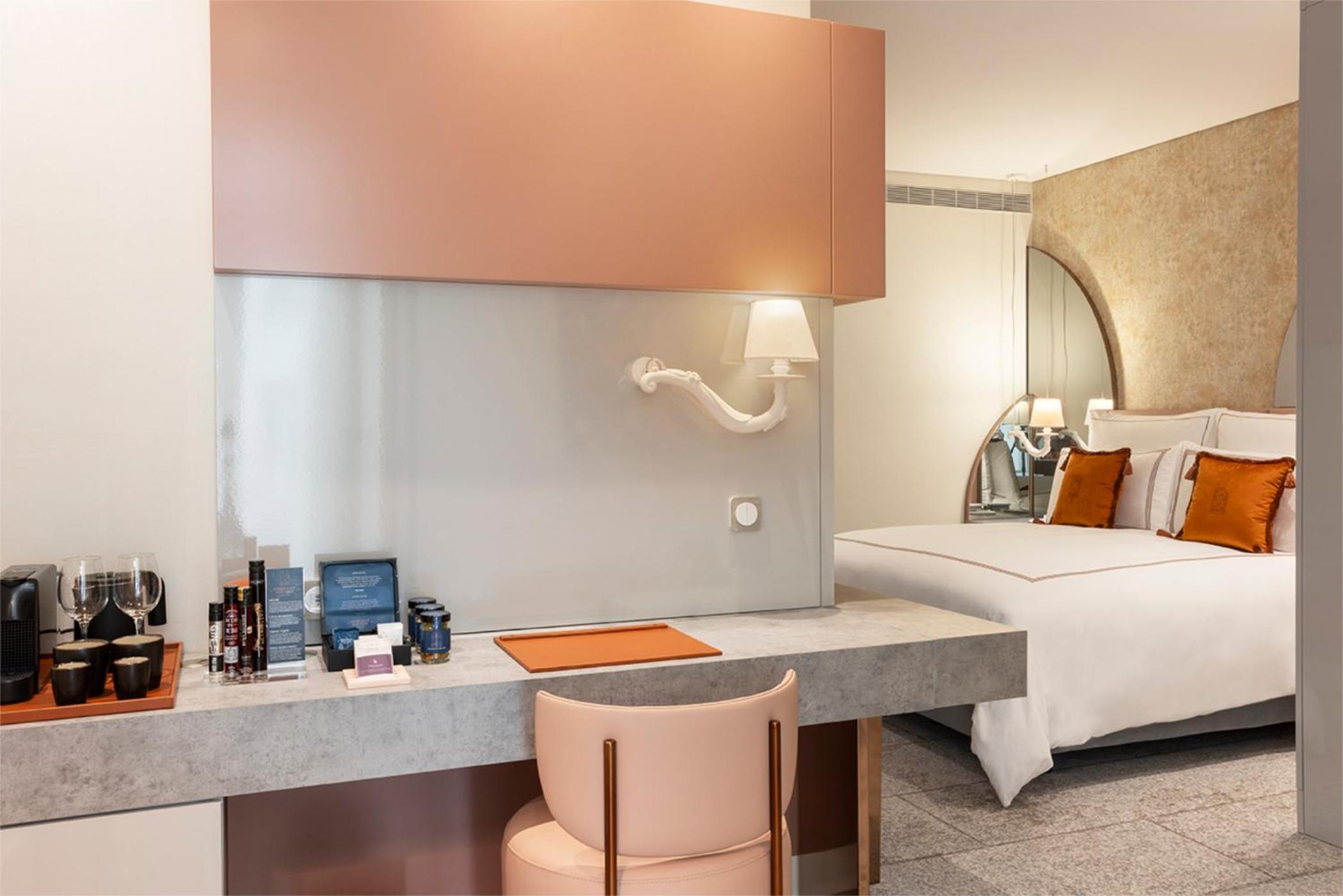 Premium King Room with Cloister View - Photo 1