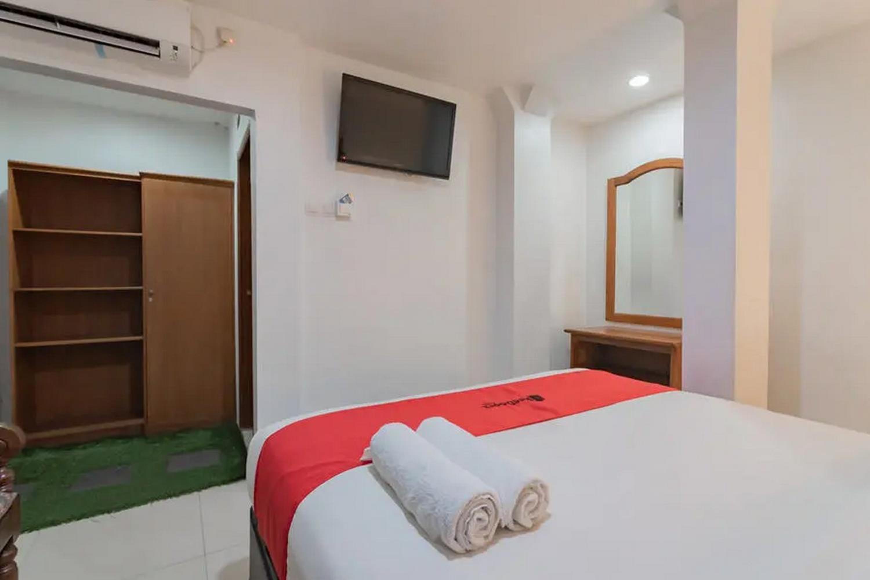 Deluxe Room - Photo 8