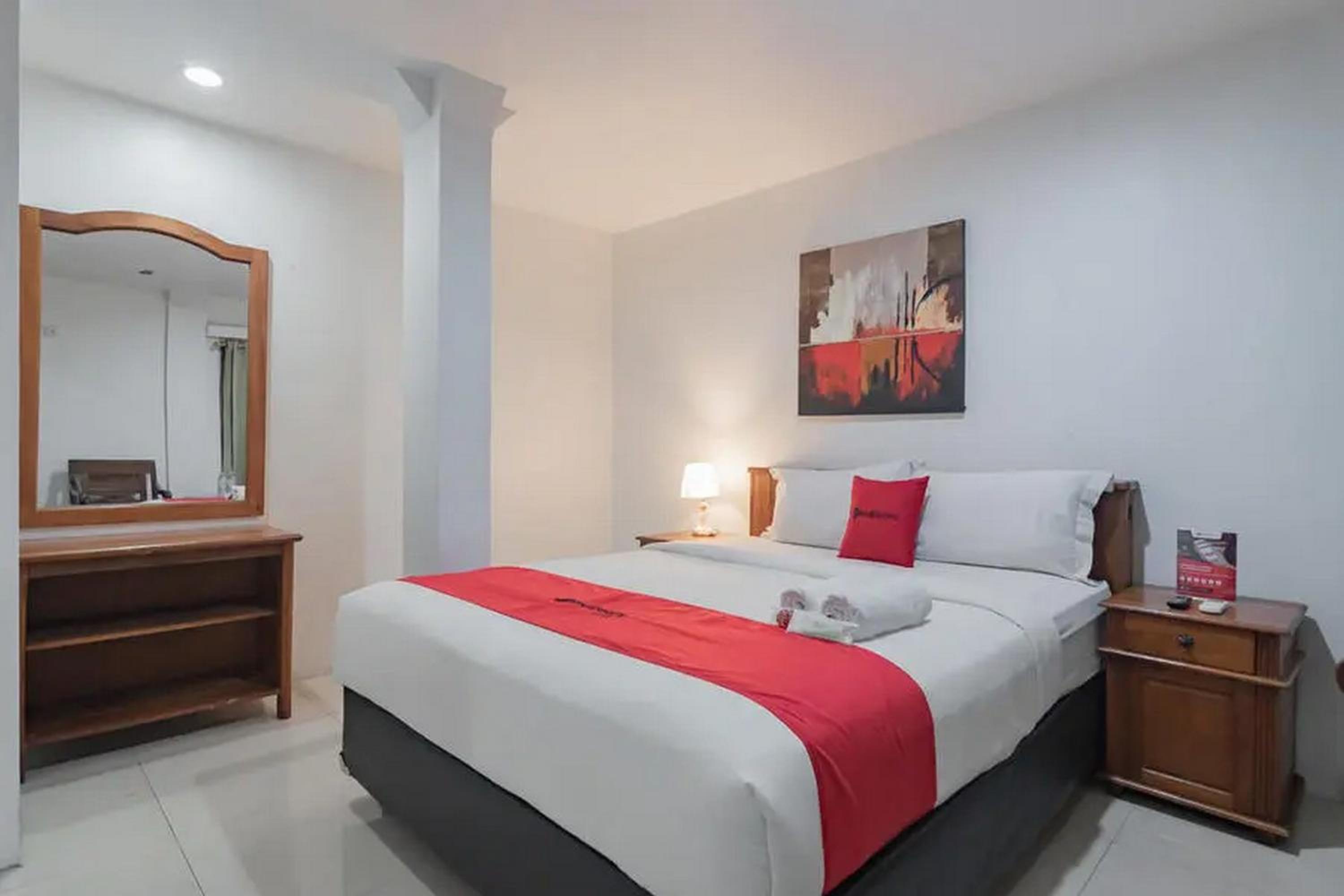 Deluxe Room - Photo 10