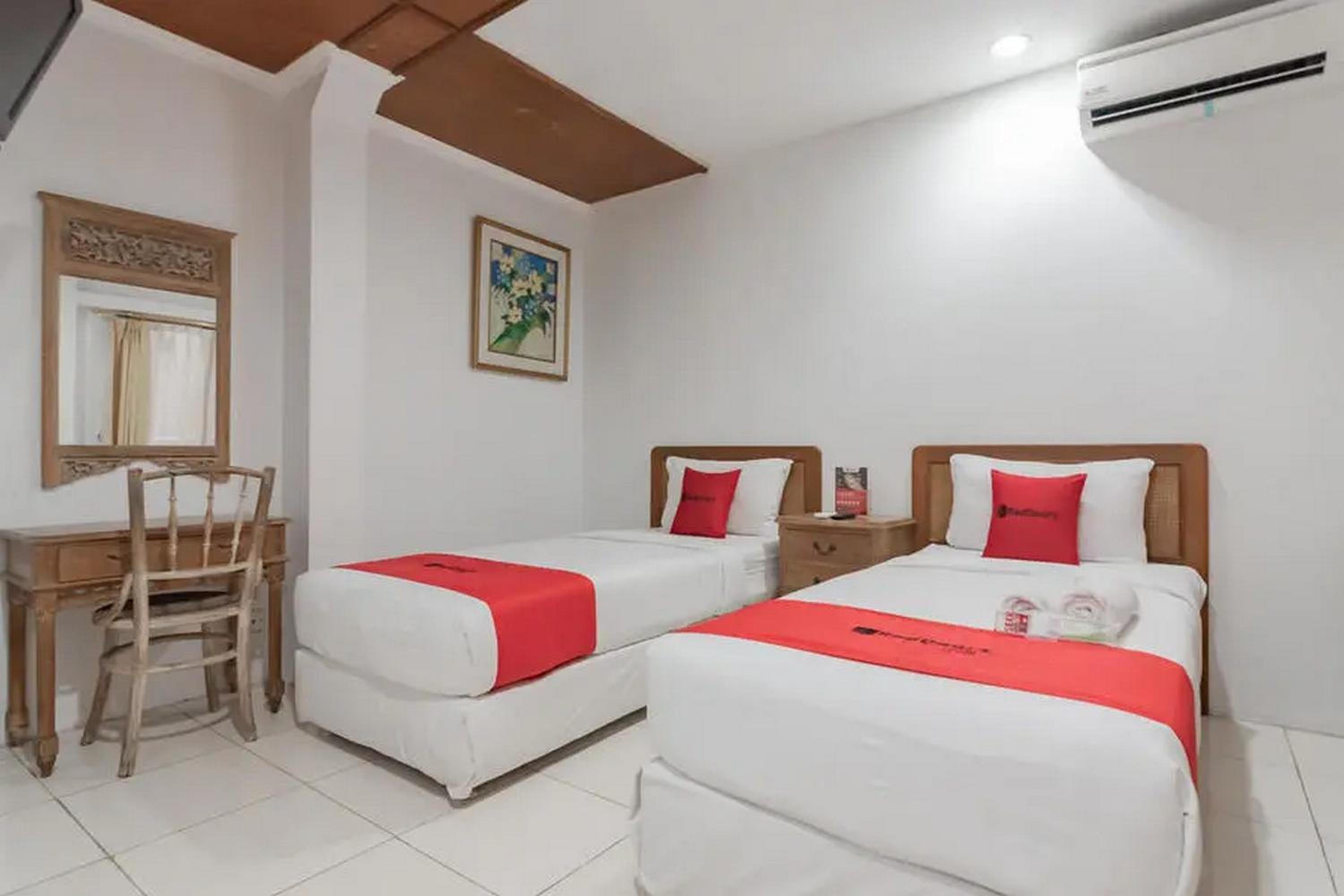 Deluxe Twin Room - Photo 9