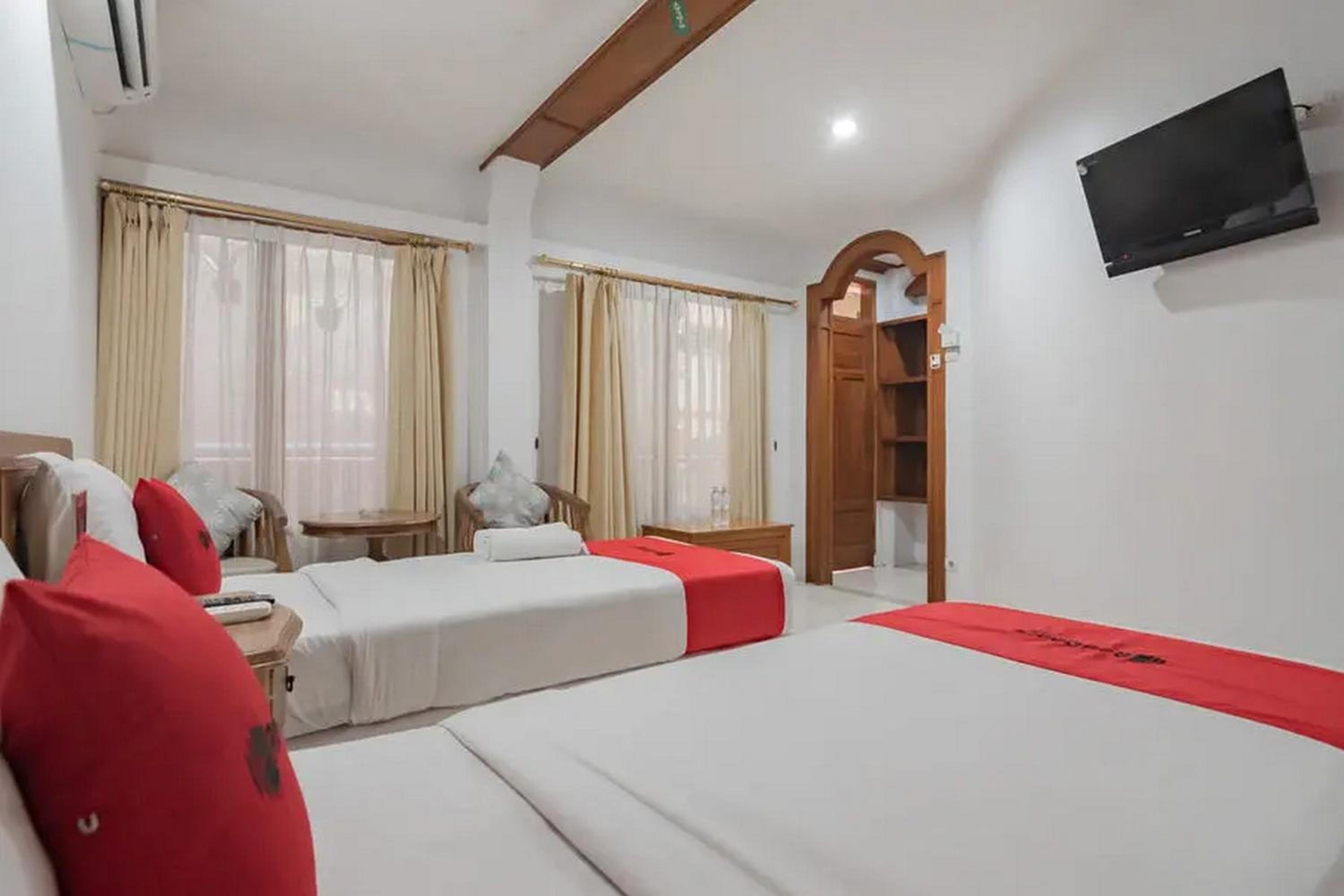 Deluxe Twin Room - Photo 8