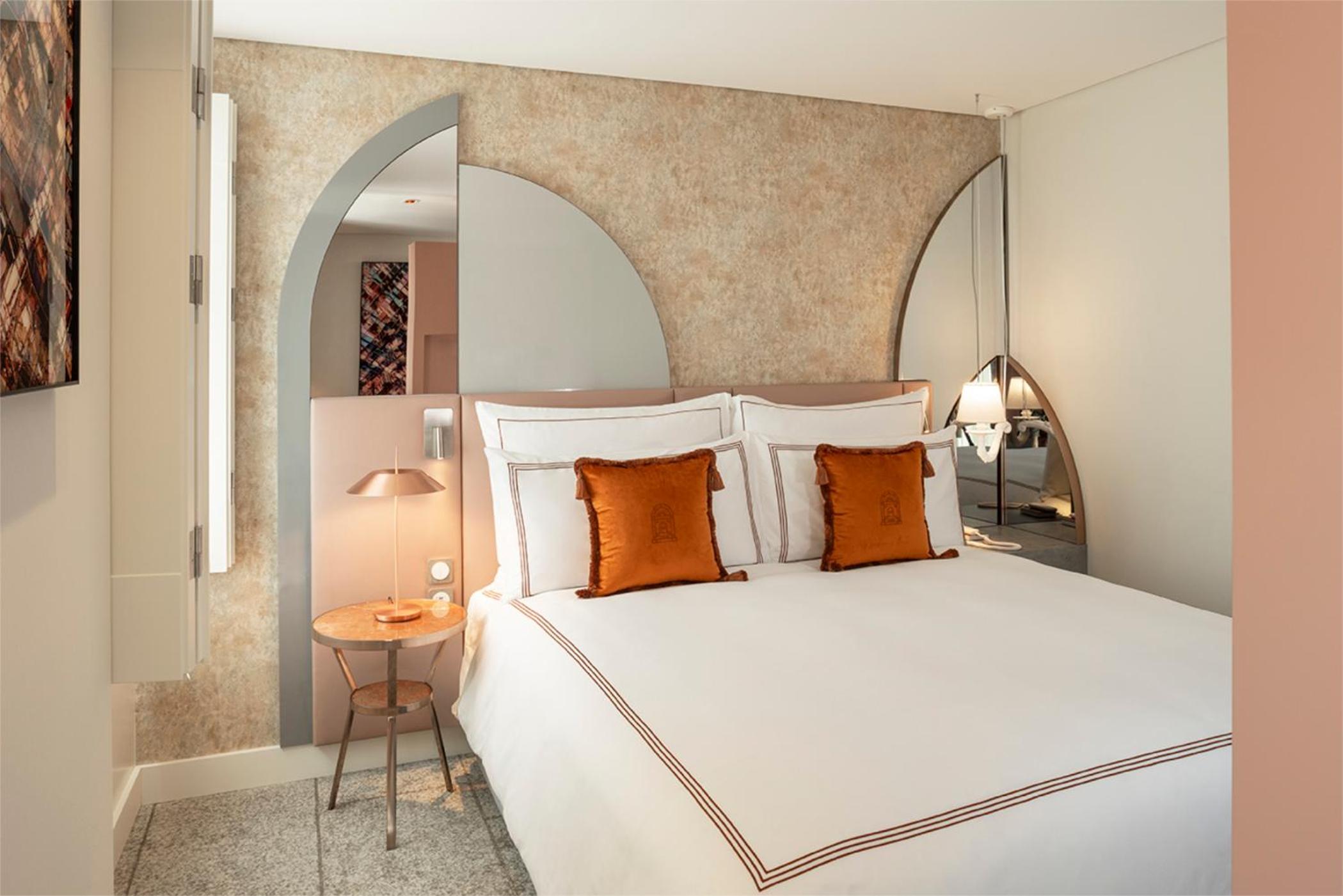Suite with One King Bed and Terrace (Non Smoking)