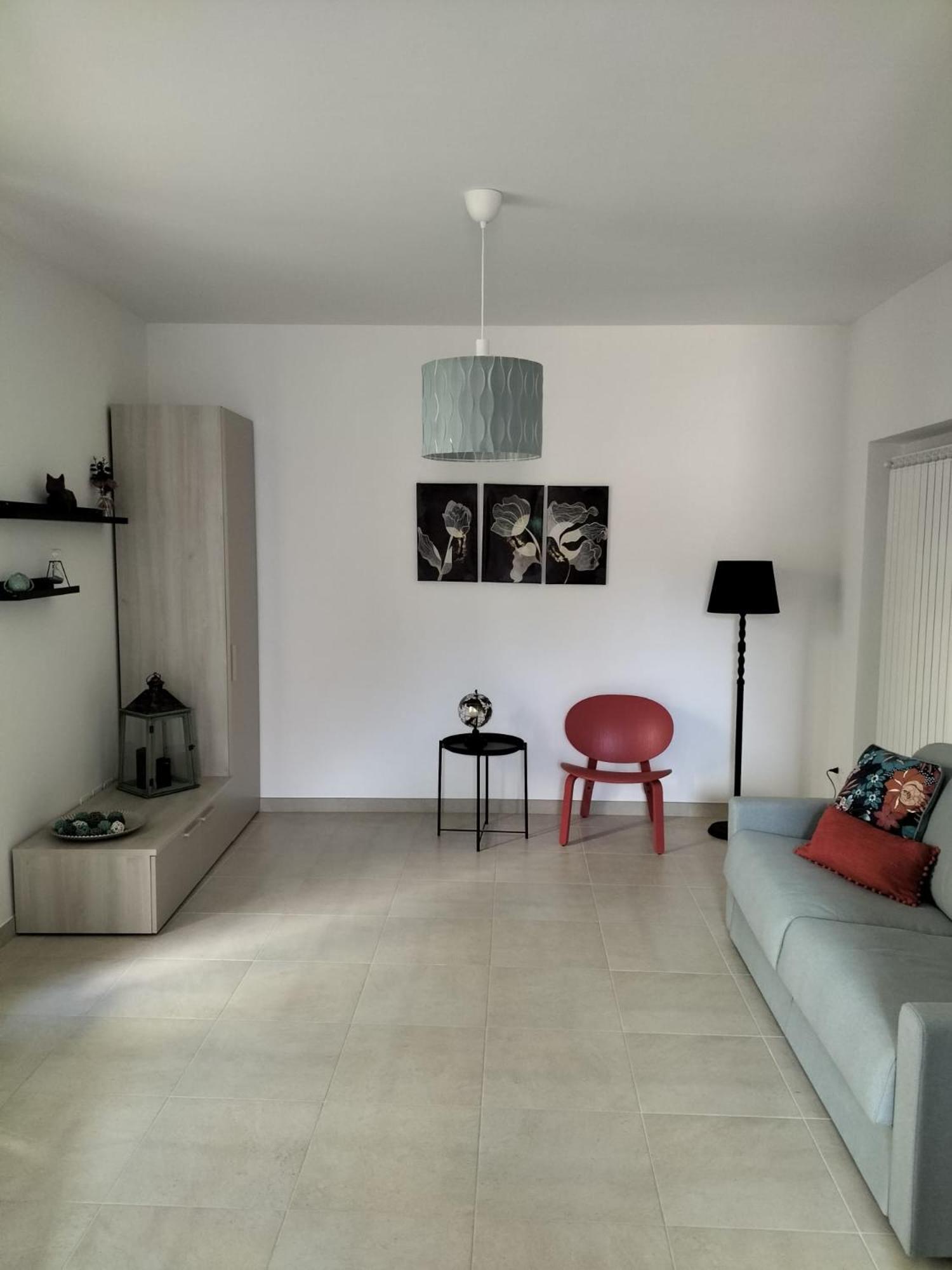 One-Bedroom House photo 1