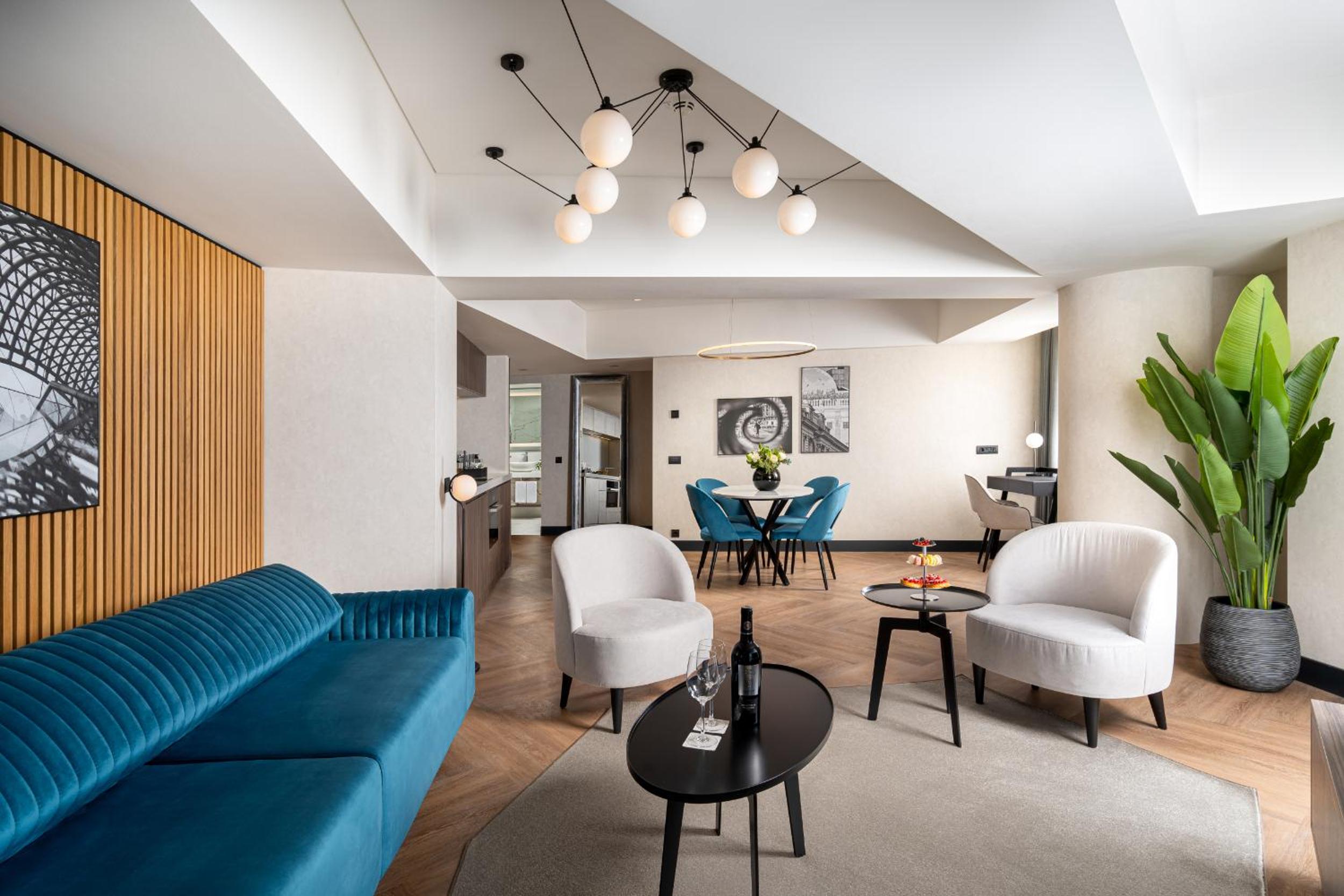 Executive King Suite with Lounge Access - Photo 1