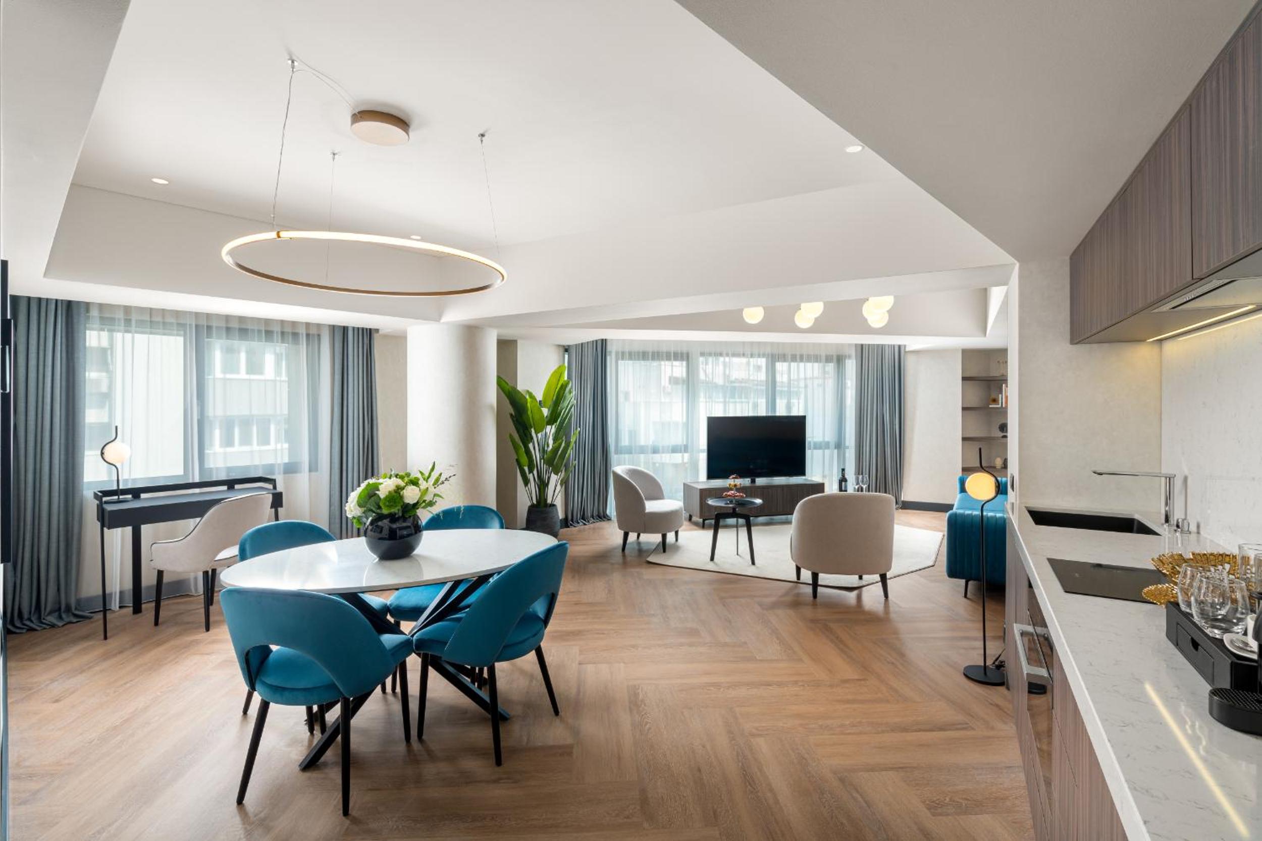 Executive King Suite with Lounge Access - Photo 5