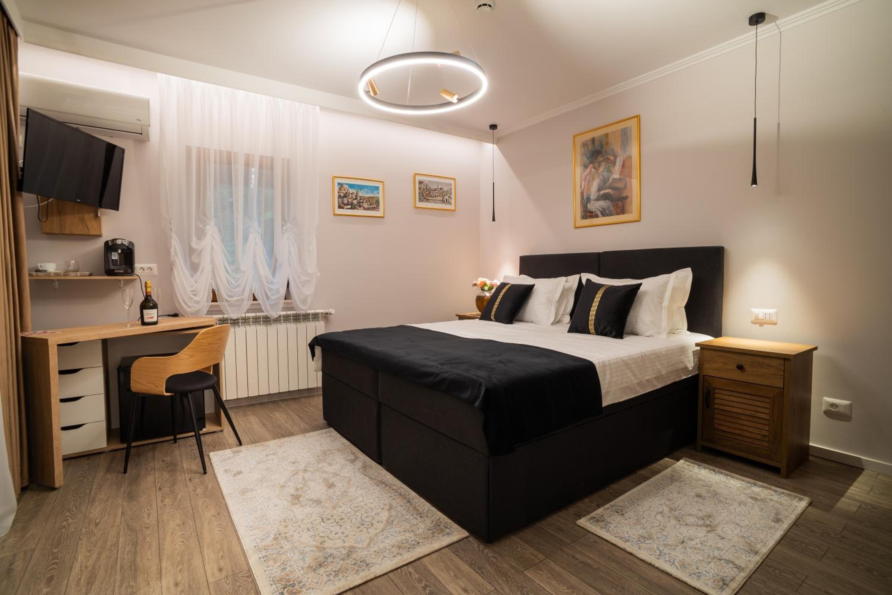 Deluxe Double Room With Balcony photo 1