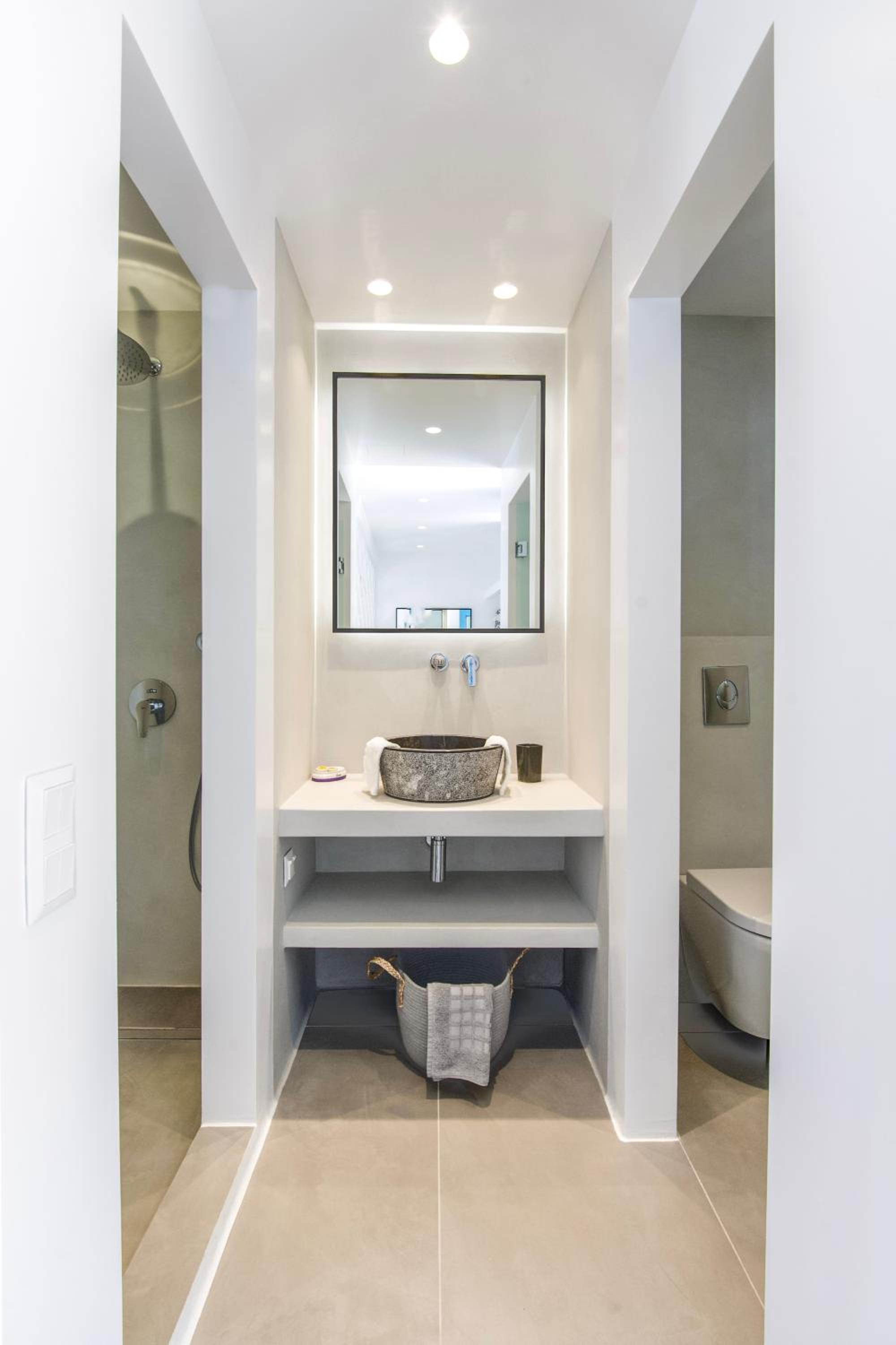 Deluxe Suite with Outdoor Hot Tub & Panoramic Sea View - Photo 30