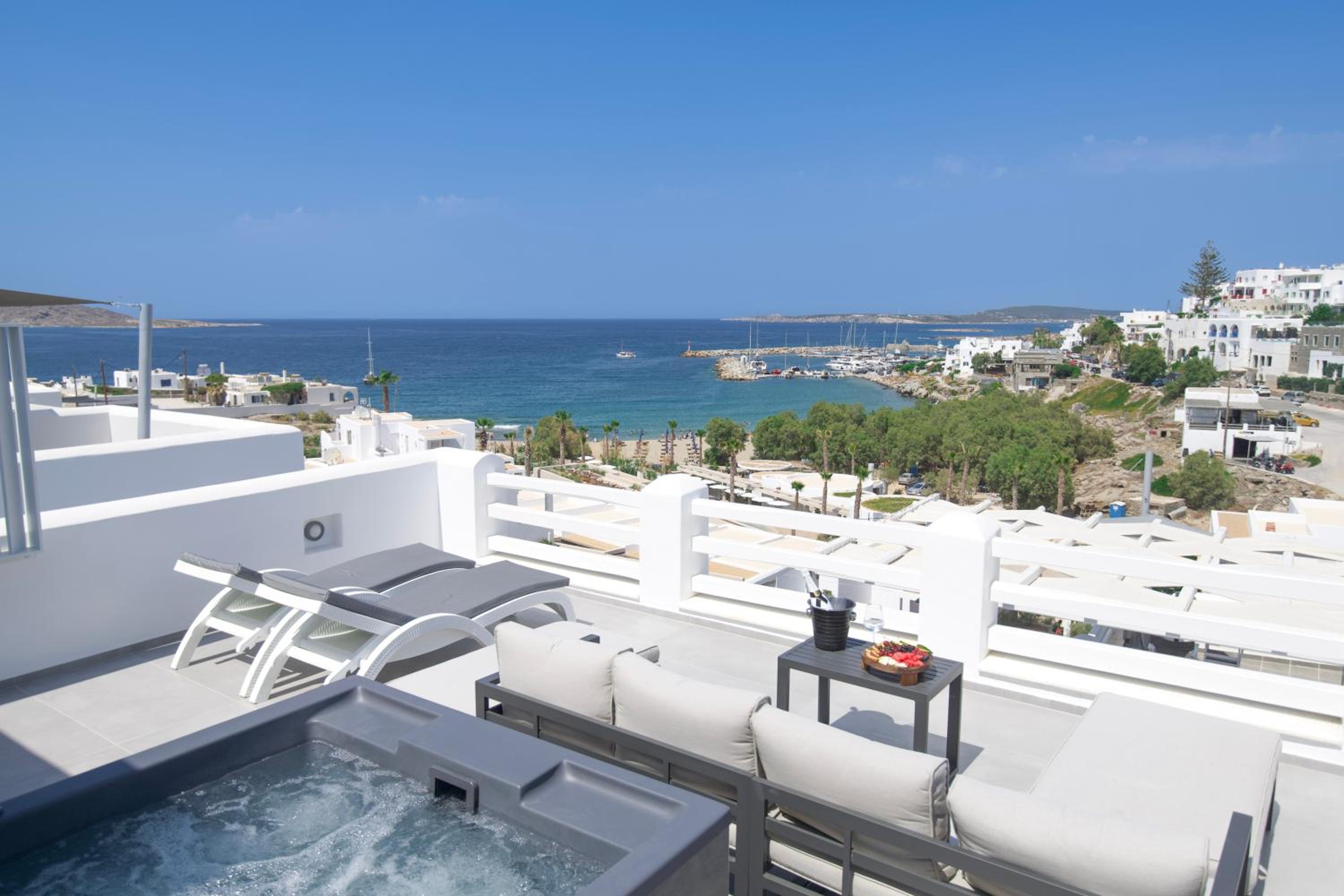 Deluxe Suite with Outdoor Hot Tub & Panoramic Sea View - Photo 37