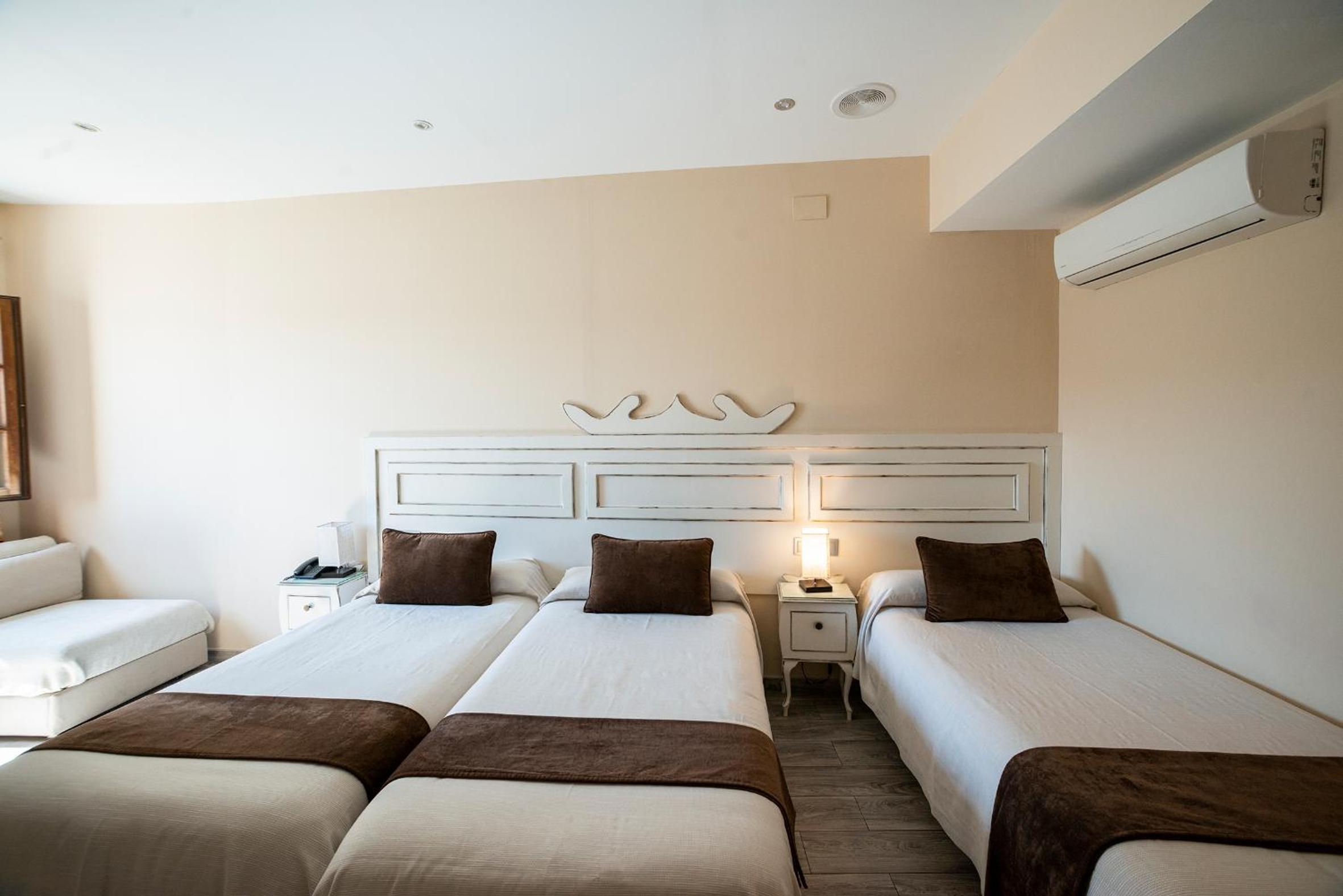 Triple Room photo 2