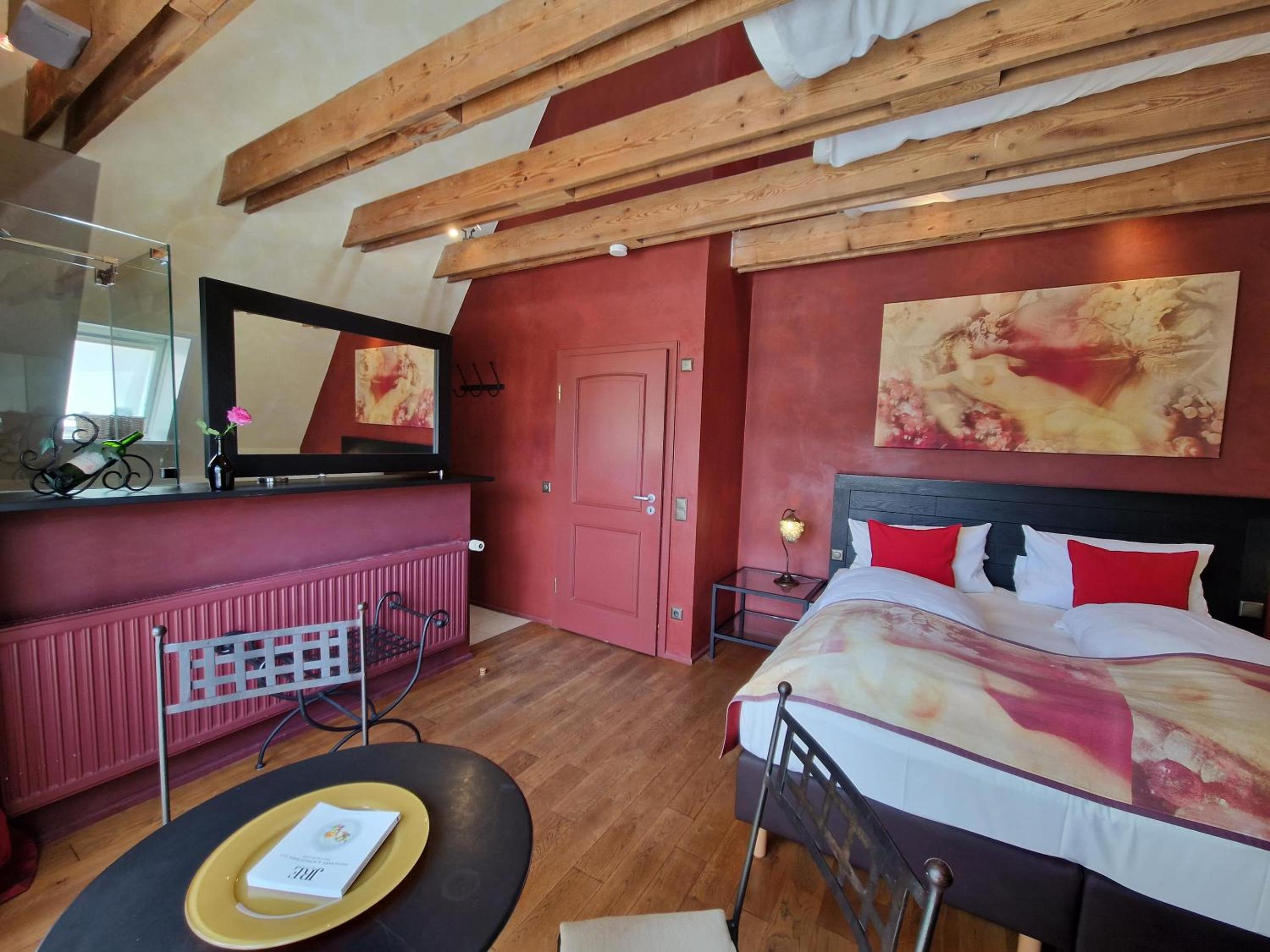 Junior Suite A "Wein, Weib & Gesang" photo 3