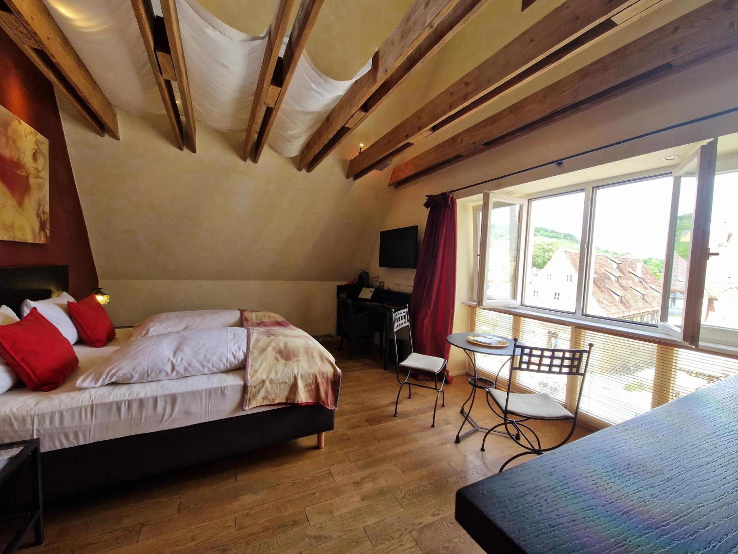 Junior Suite A "Wein, Weib & Gesang" photo 1
