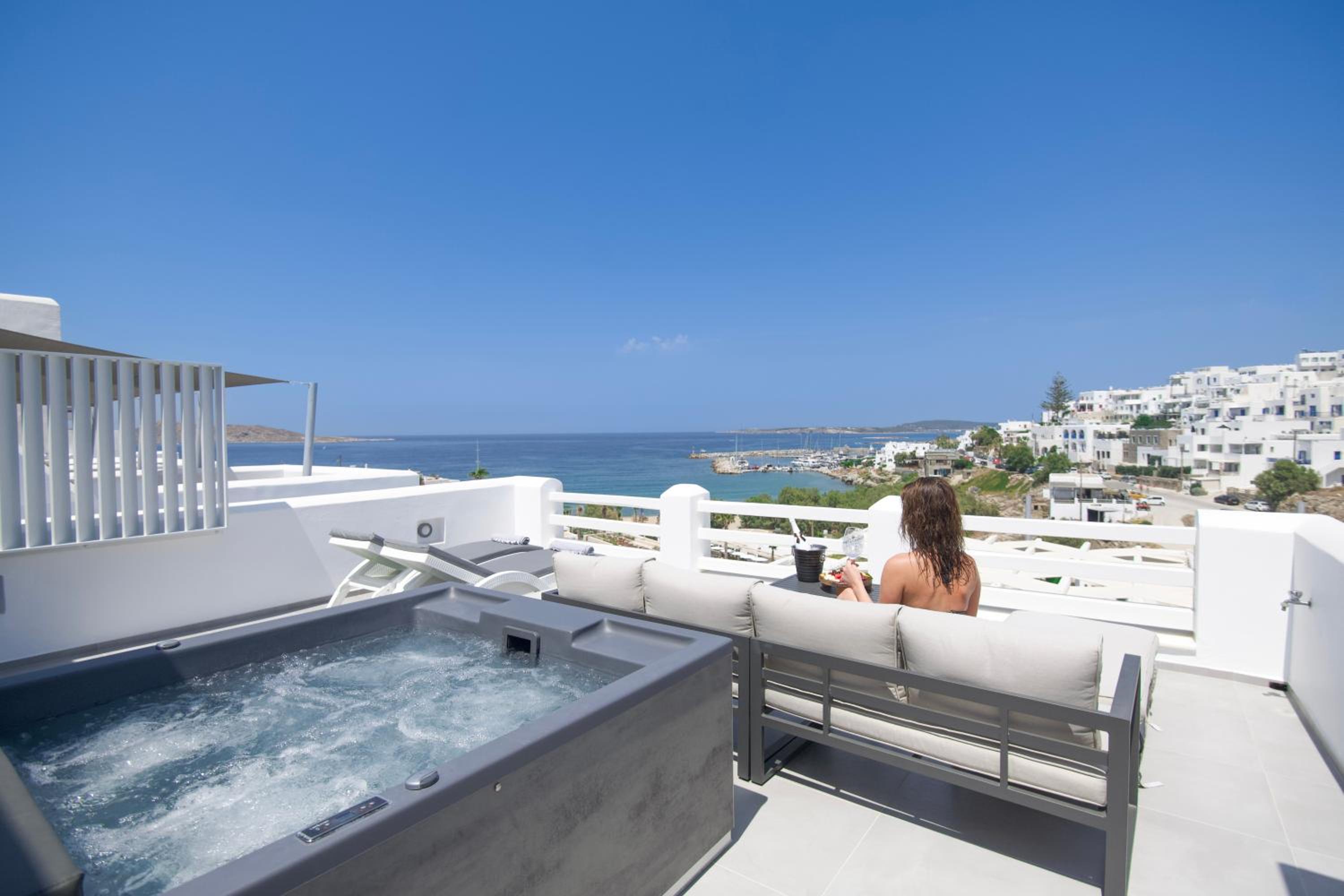 Deluxe Suite with Outdoor Hot Tub & Panoramic Sea View - Photo 40