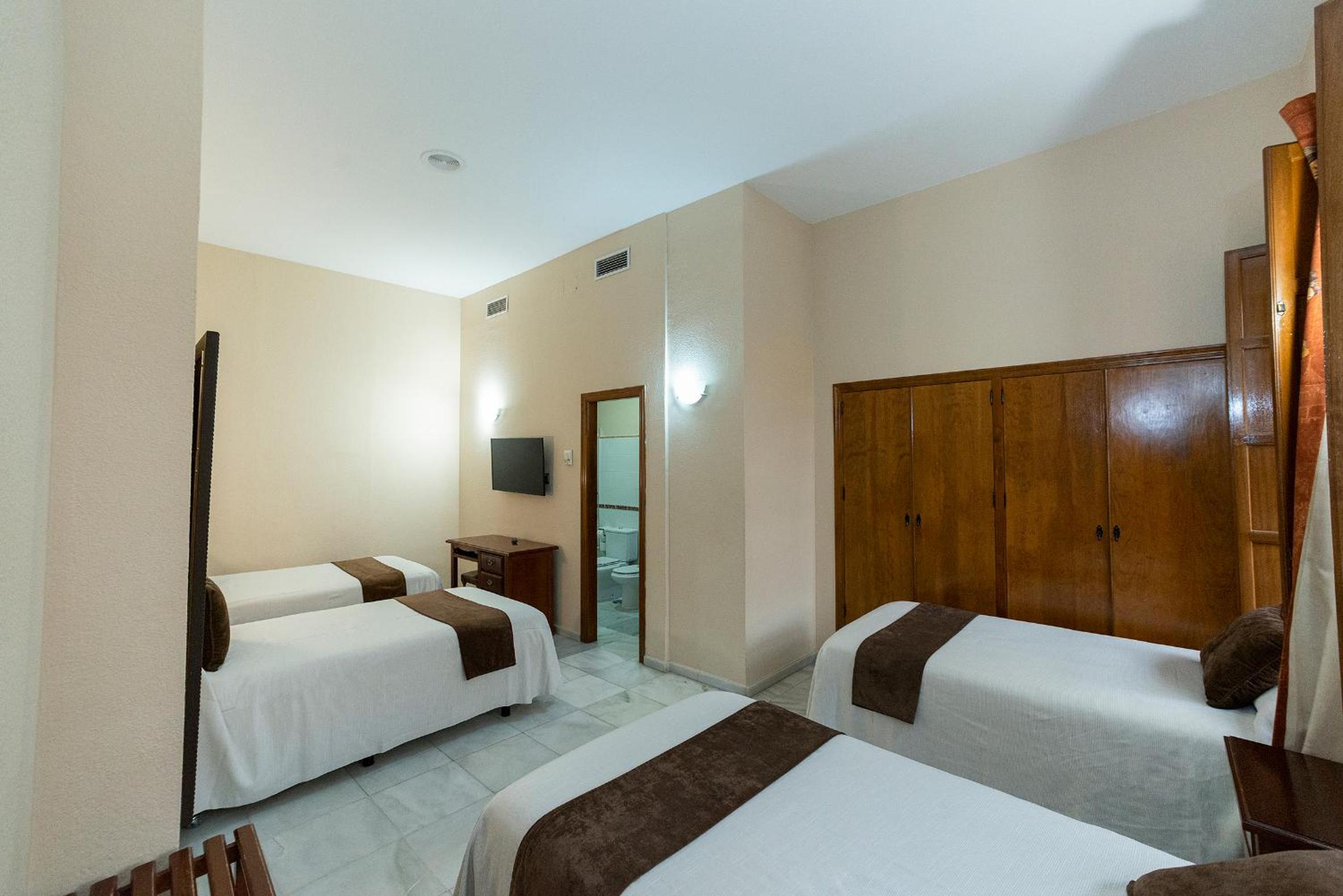 Quadruple Room photo 2