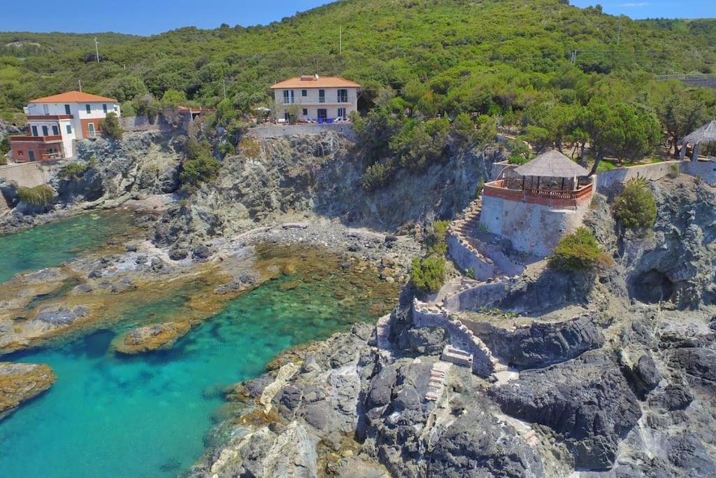 Villa photo 2