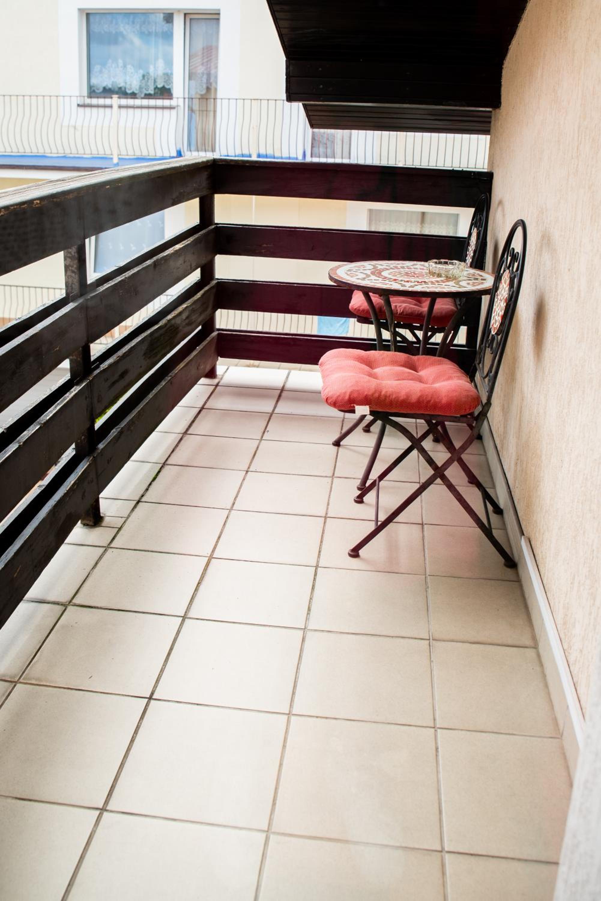 Apartment with Balcony photo 3