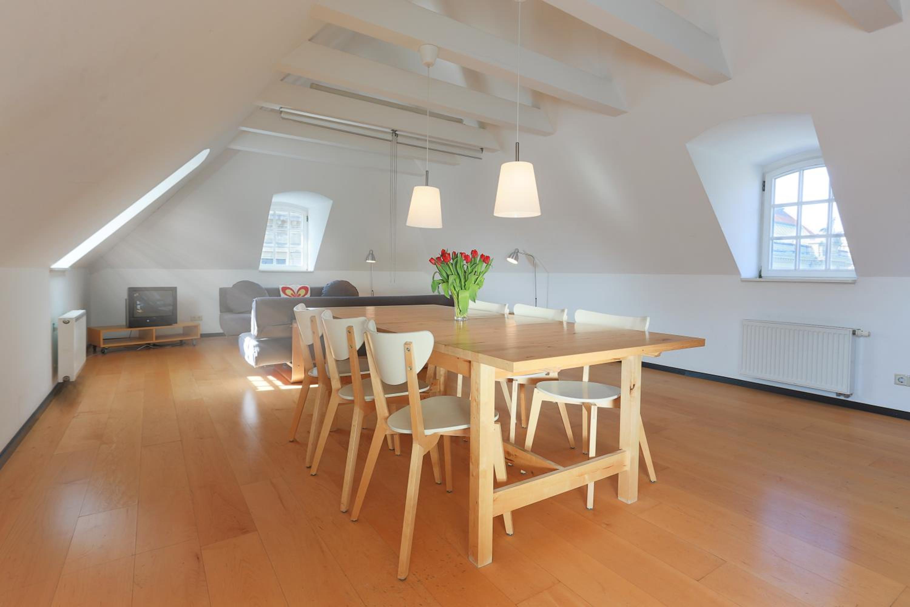 Apartment photo 2