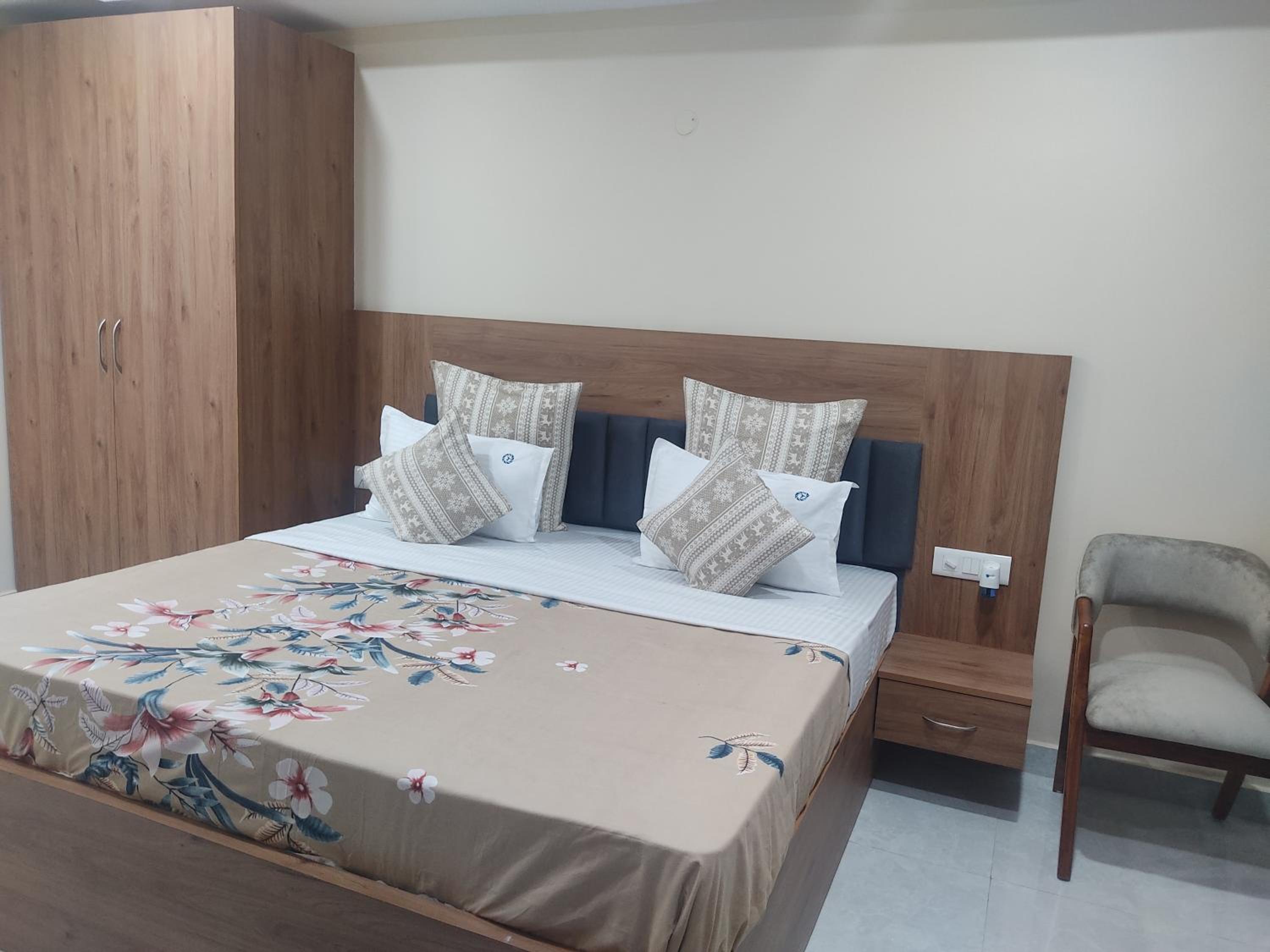 Double or Twin Room - Photo 3