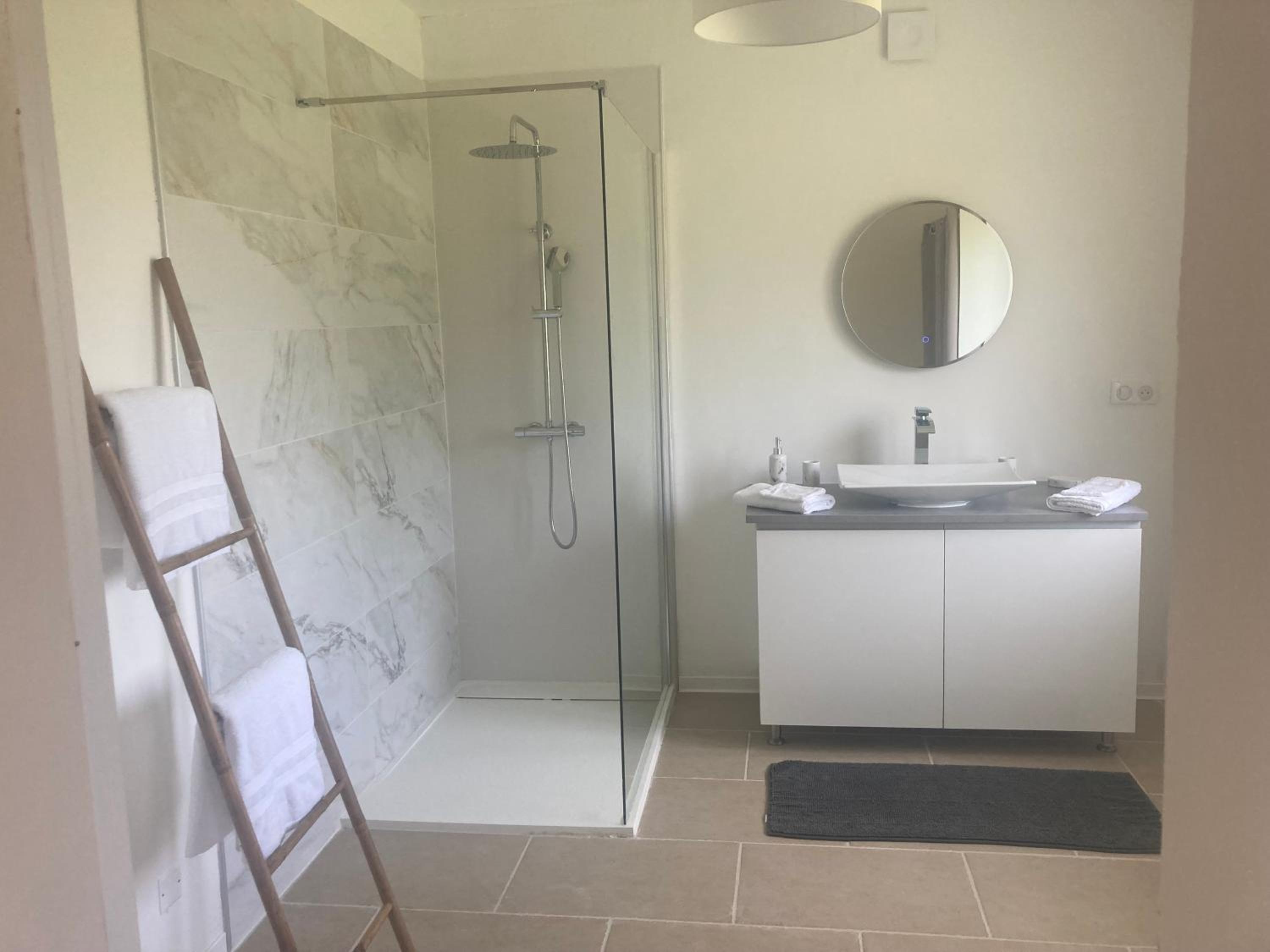 Standard Double Room - Photo 6