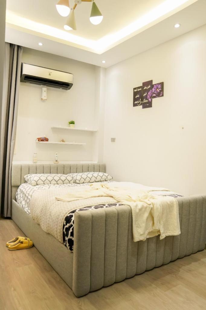 Three-Bedroom Apartment photo 2
