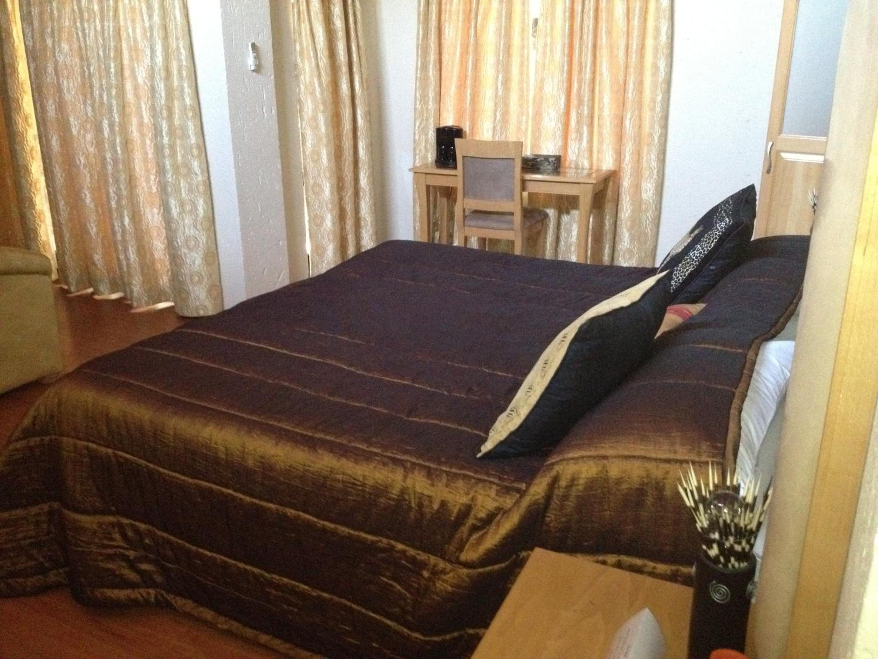 Deluxe Double Room - Photo 7