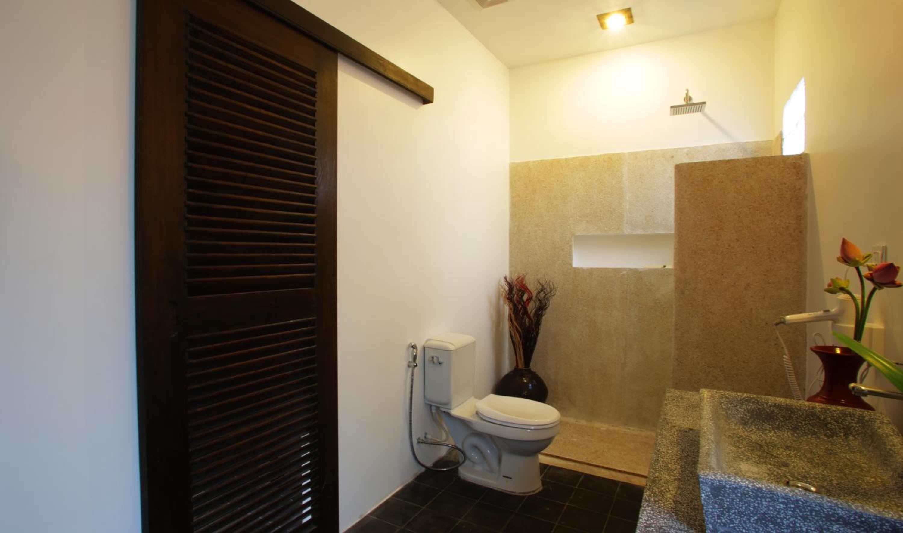 King Cabana Room with Balcony and Pool View - Free Pickup photo 2