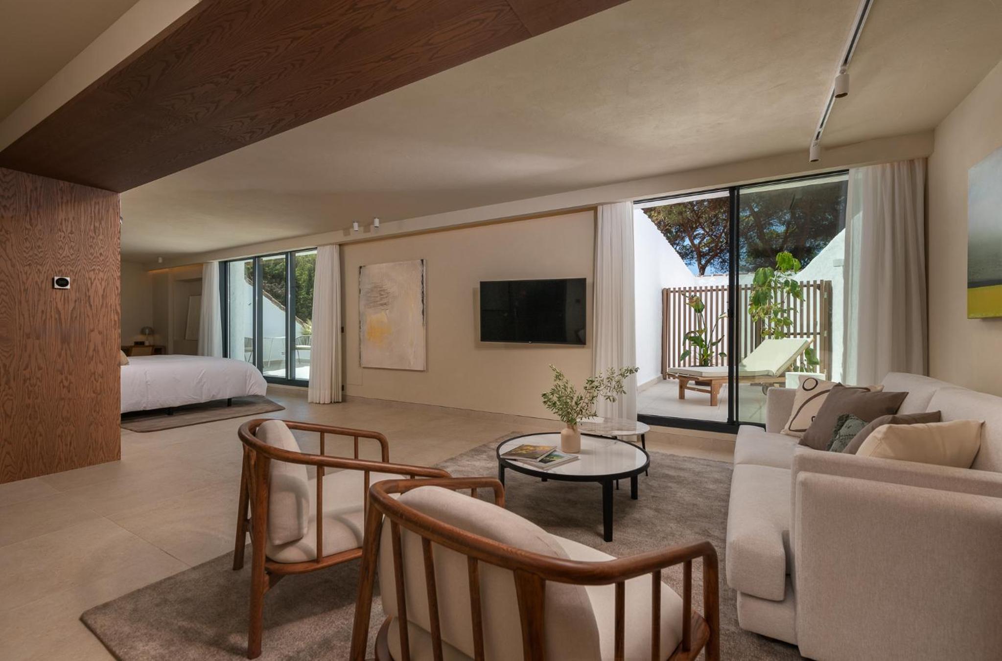 Superior Suite - Photo 1