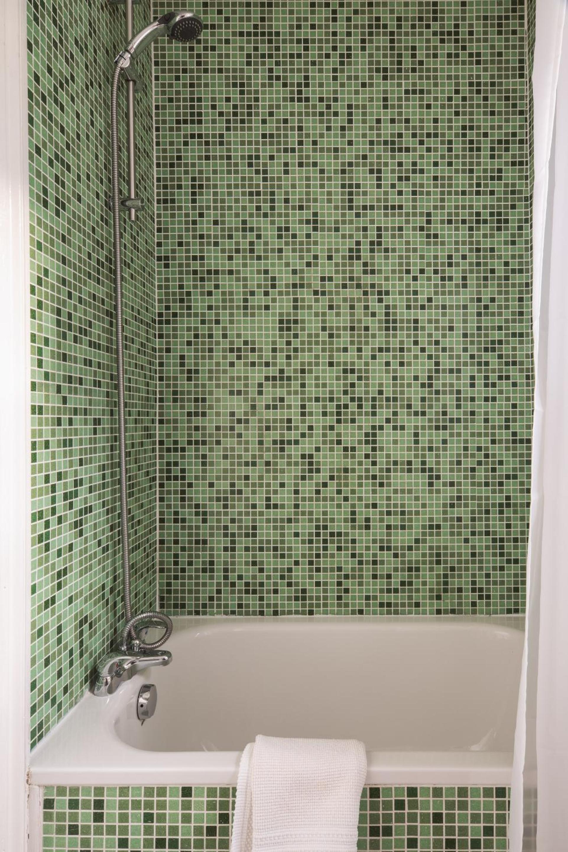 Deluxe Double Room with Shower photo 3