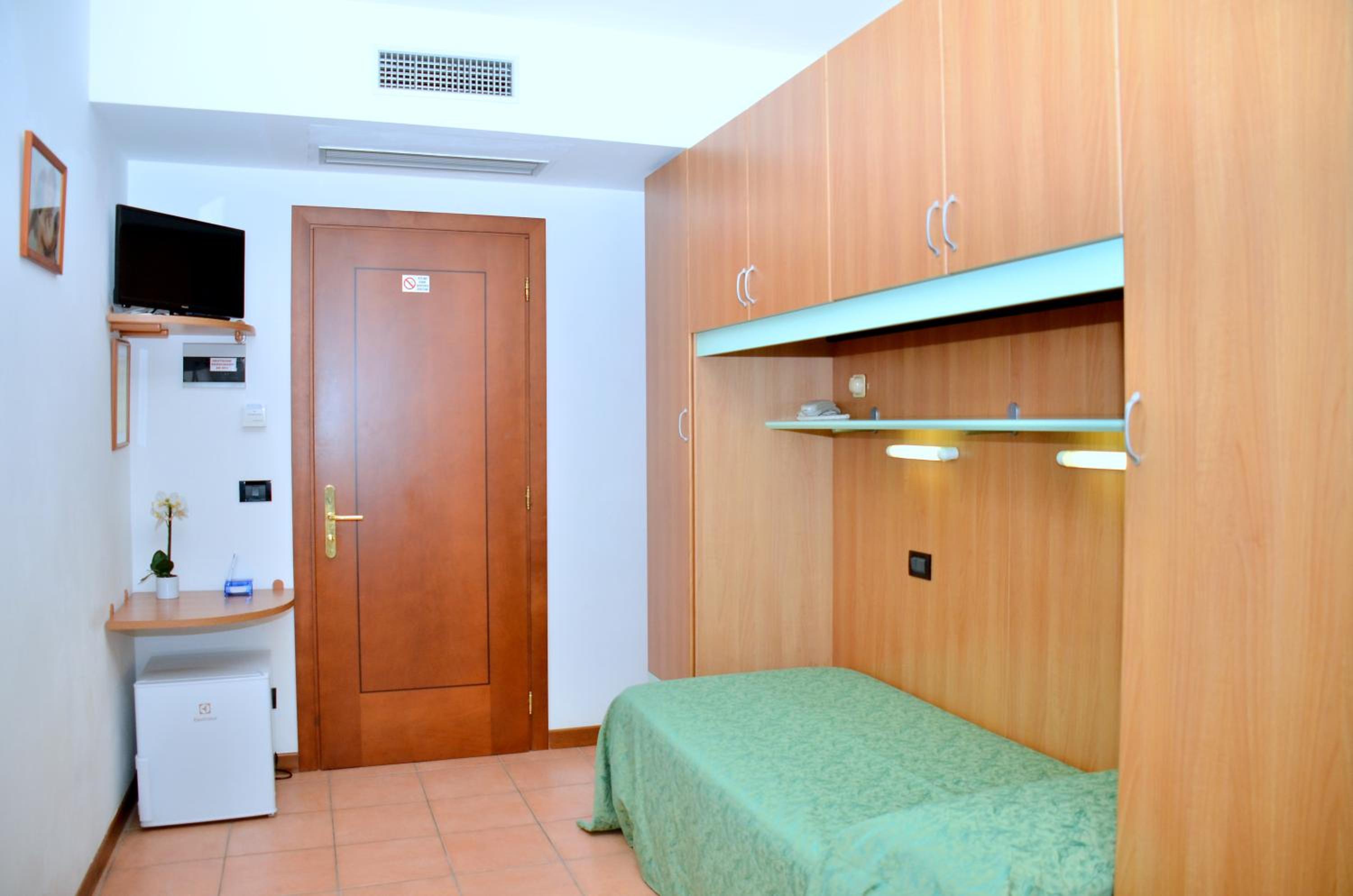 Single Room photo 1