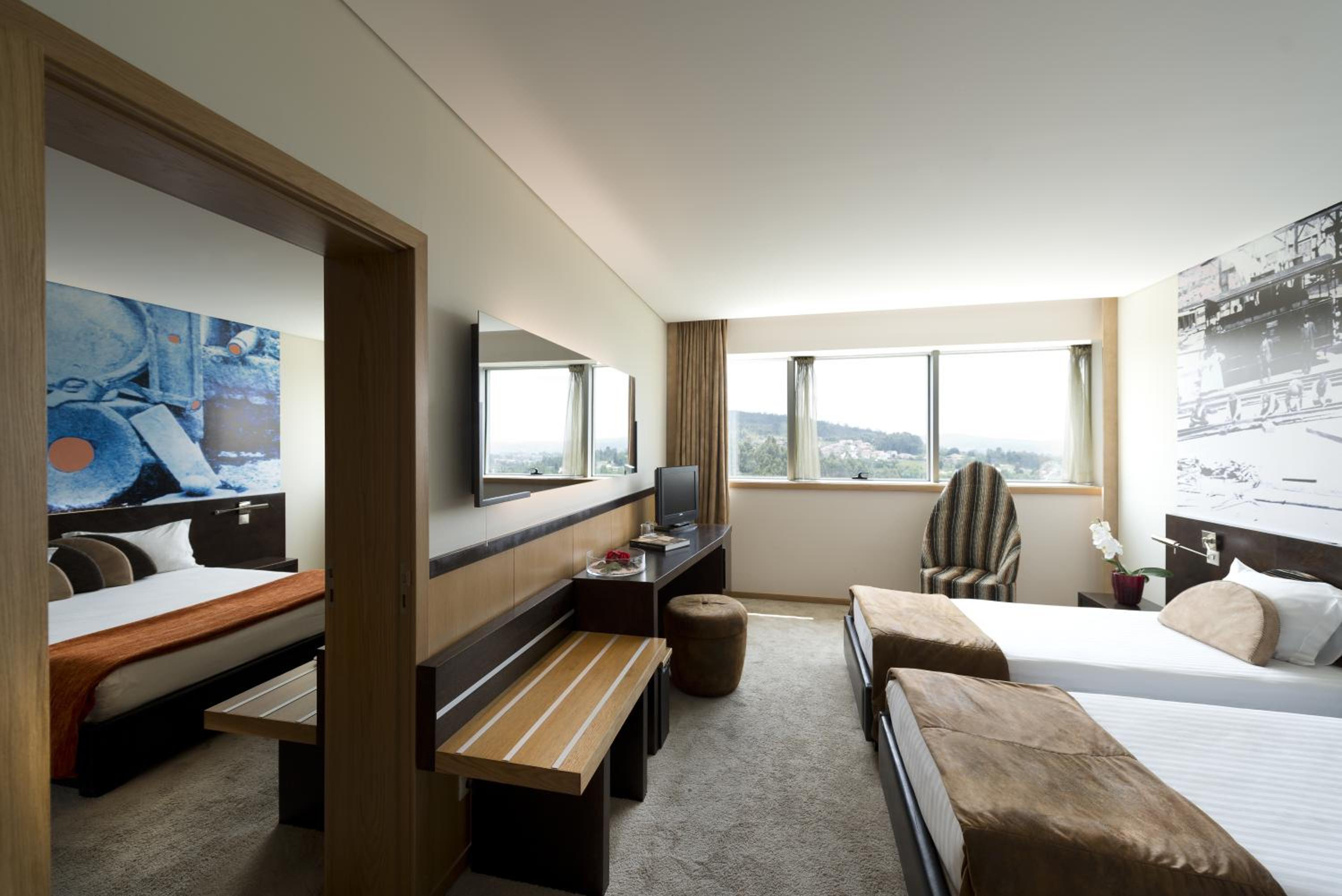 Family Room (2 Adults + 2 Children) photo 1