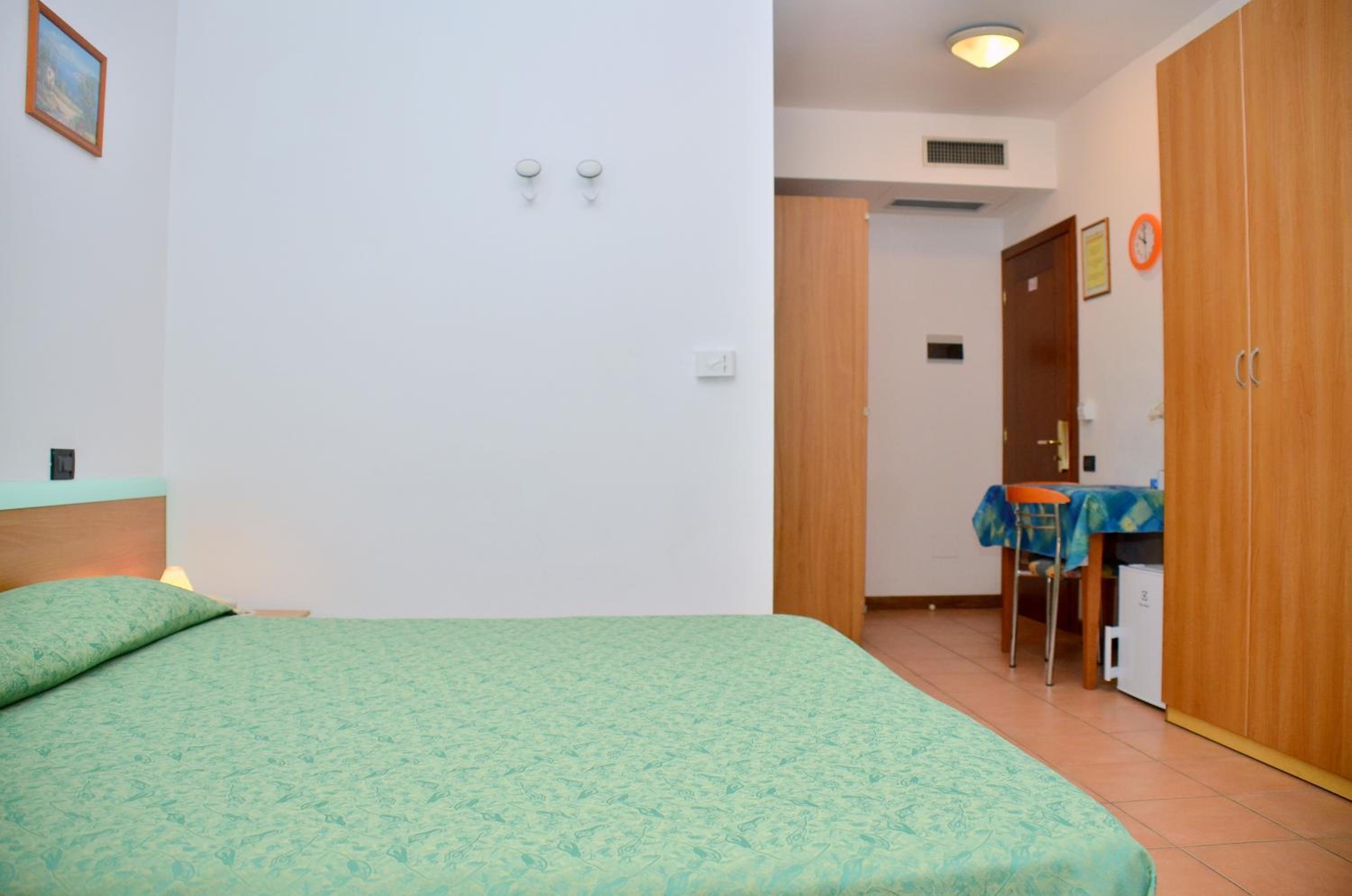 Superior Triple Room photo 2