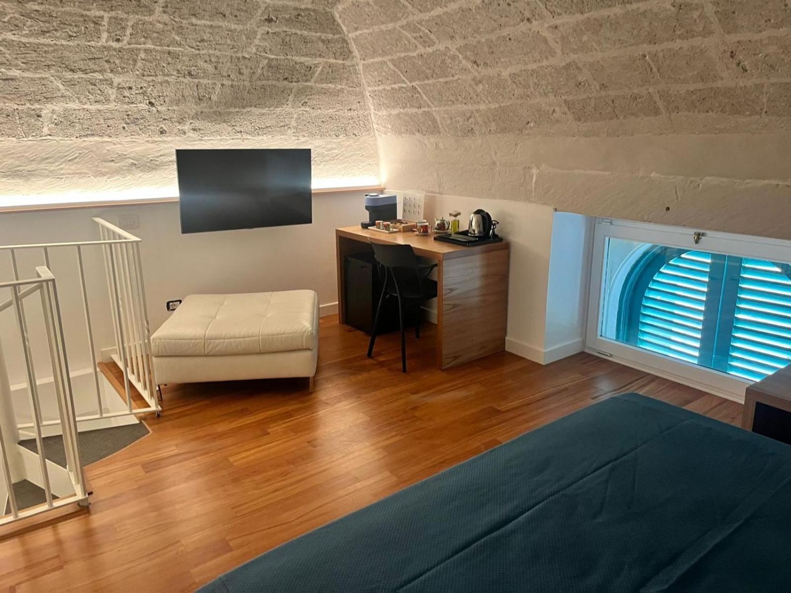 Two-Bedroom Suite - Photo 8