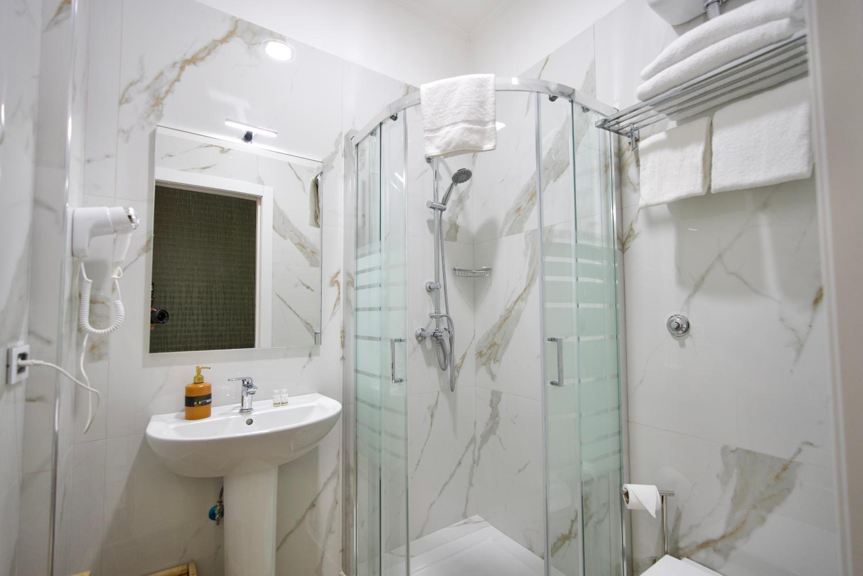 Double Room with Balcony photo 2