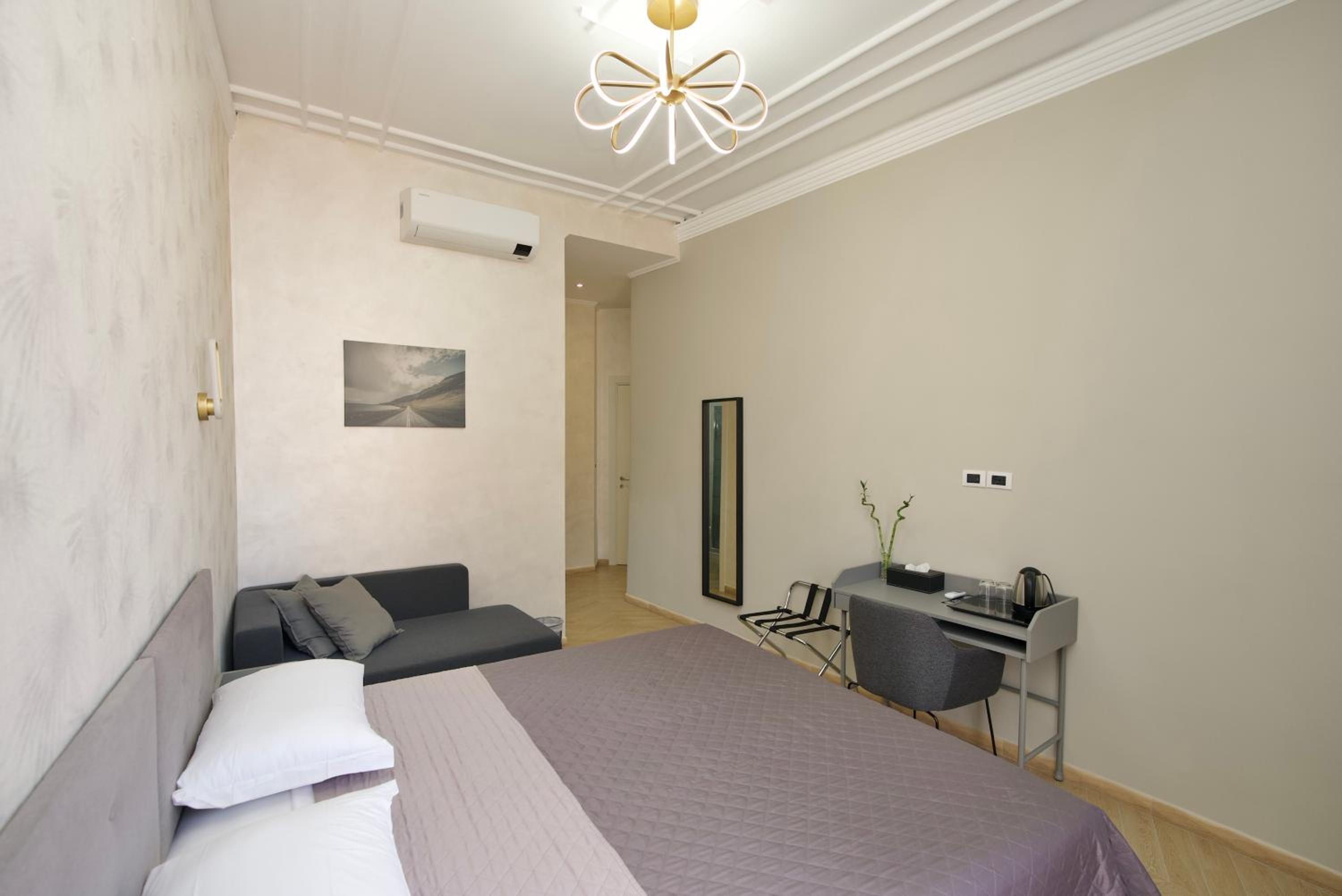 Deluxe Double or Twin Room with Balcony photo 2