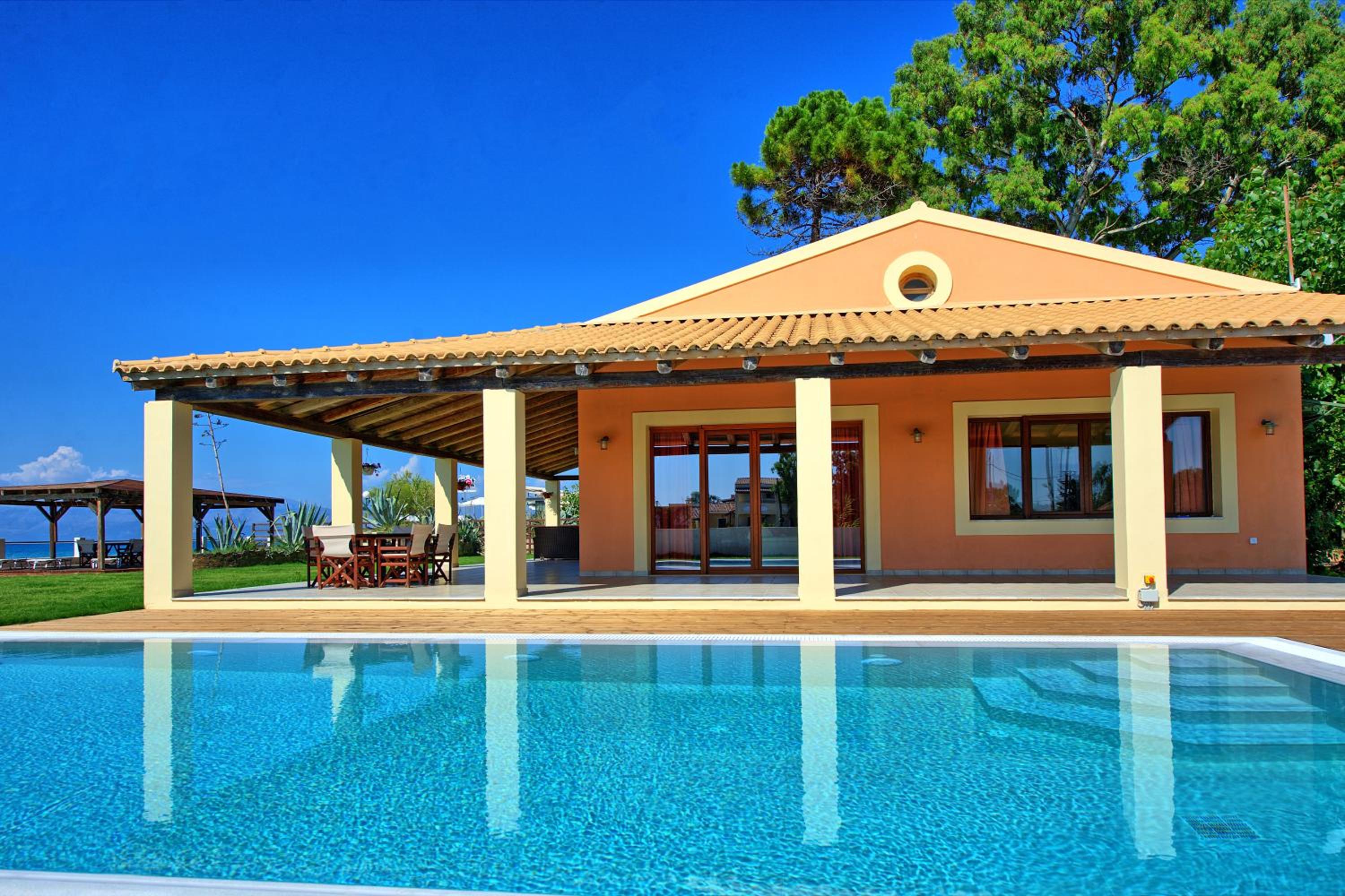 Villa - Beach Front photo 2