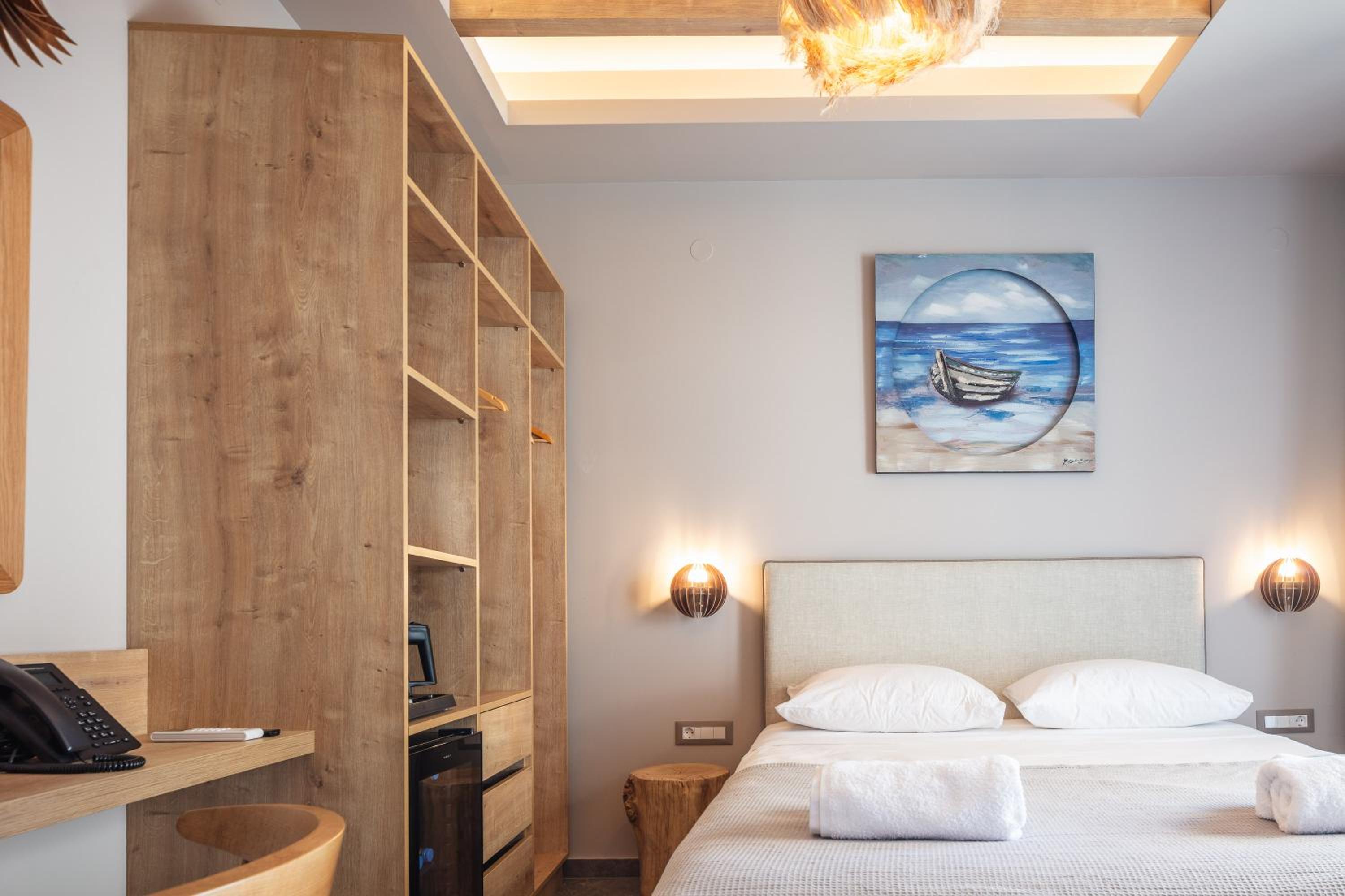 Junior Suite with Partial Sea View