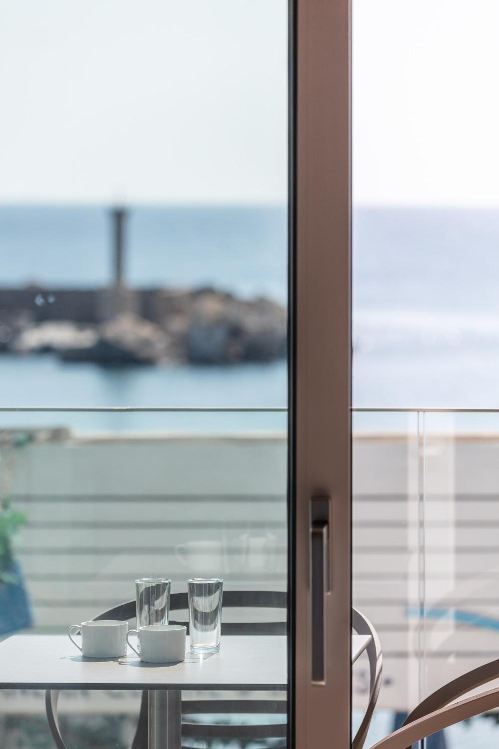 Junior Suite with Sea View - Photo 13