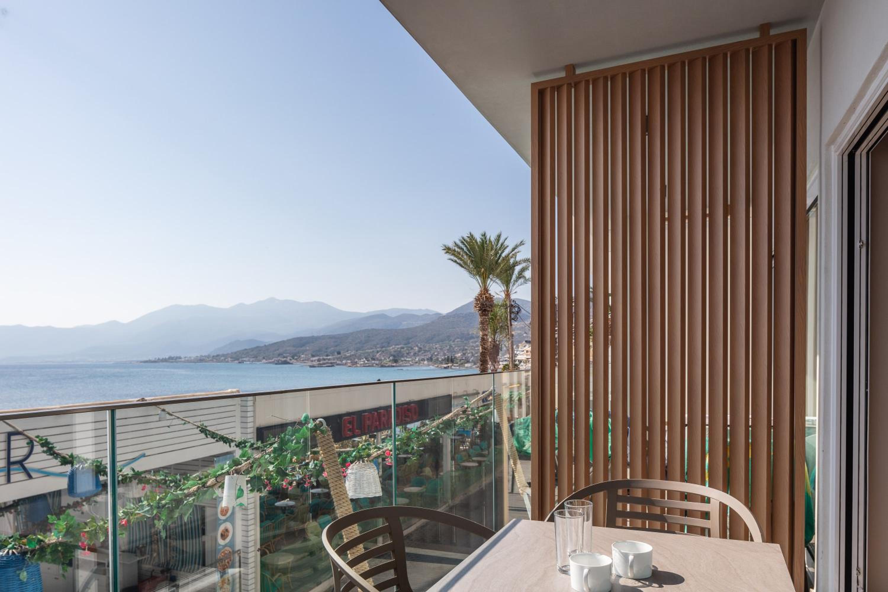 Junior Suite with Sea View - Photo 4