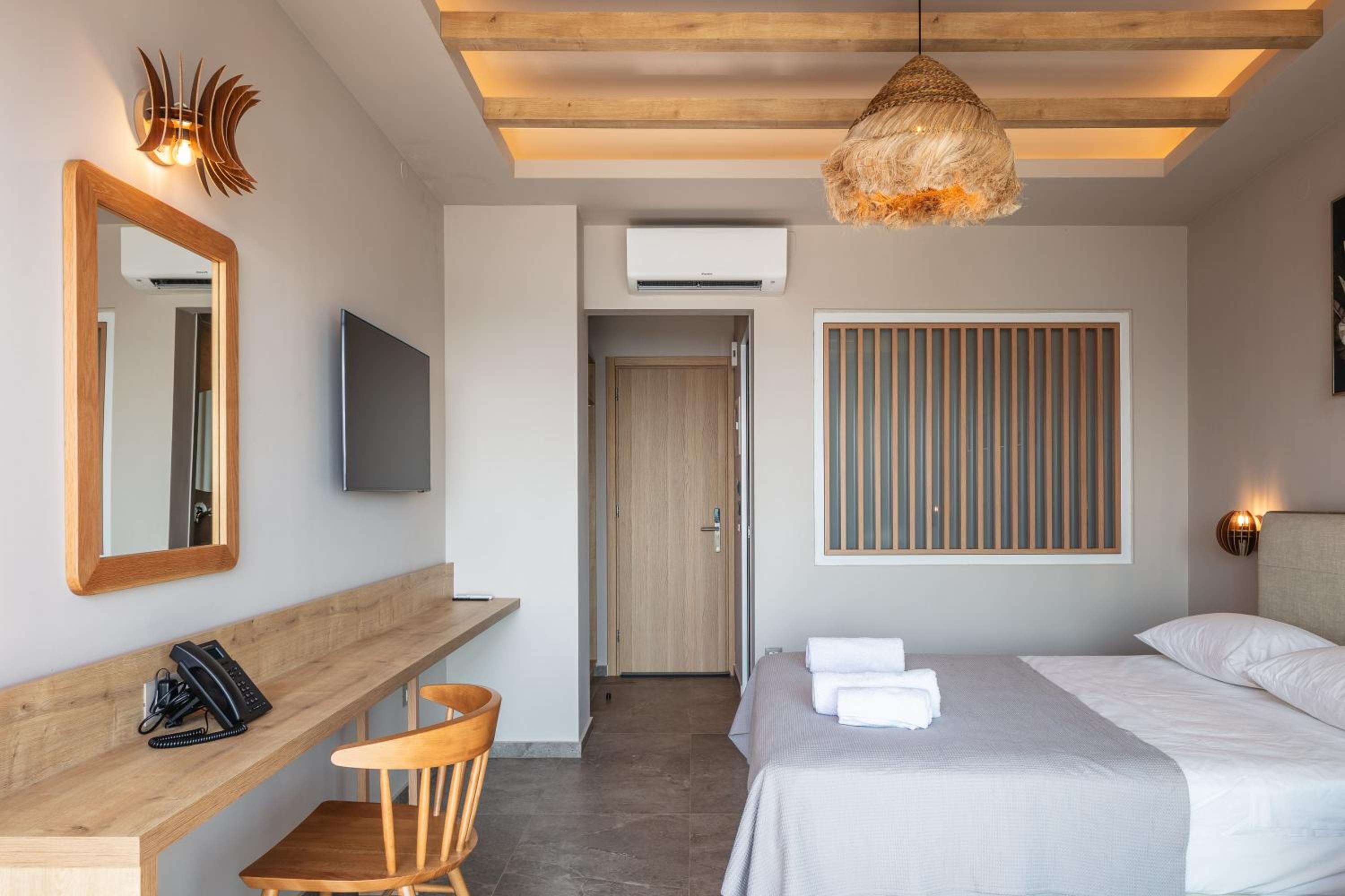 Junior Suite with Sea View - Photo 5