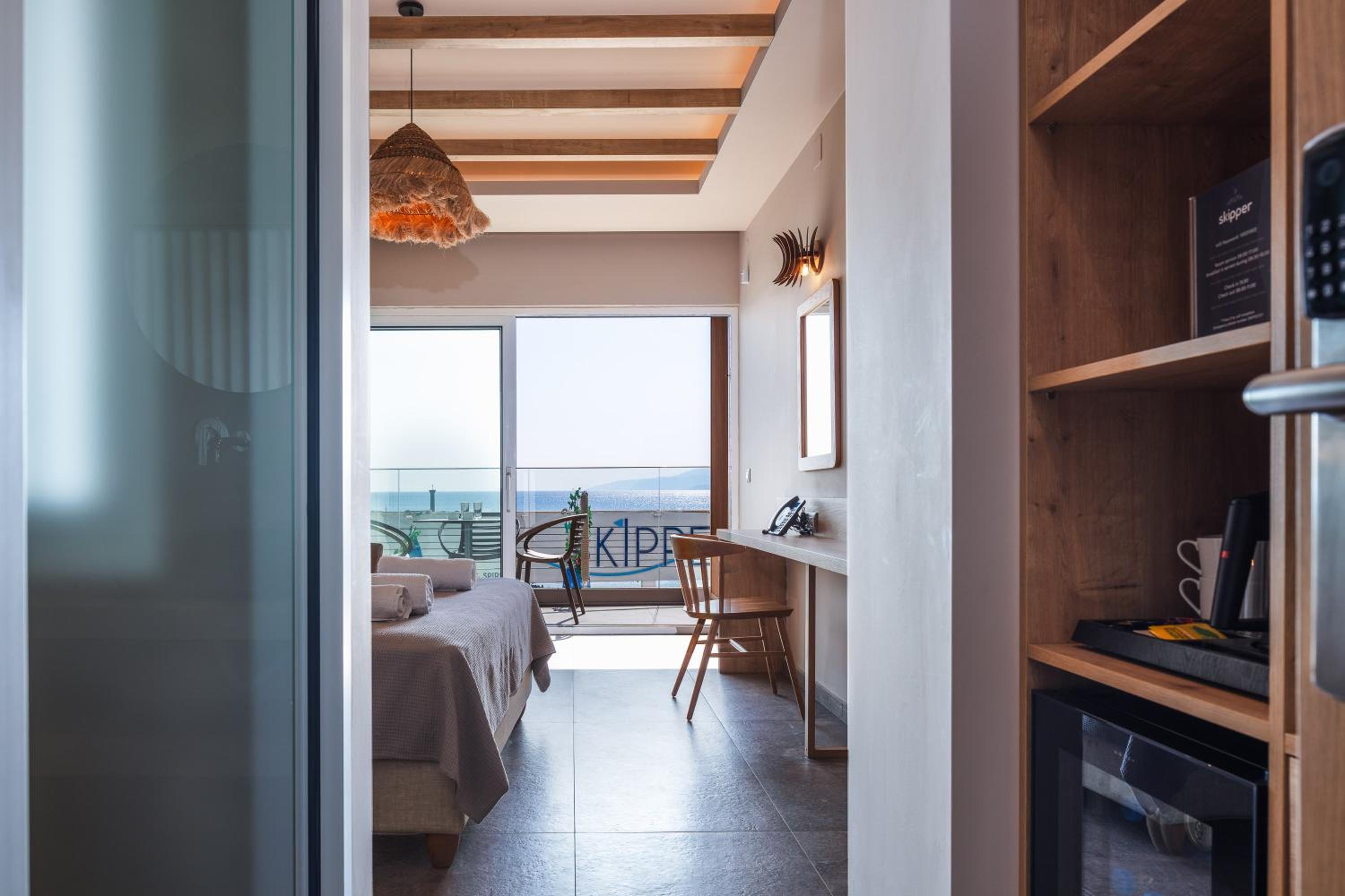 Junior Suite with Sea View - Photo 2
