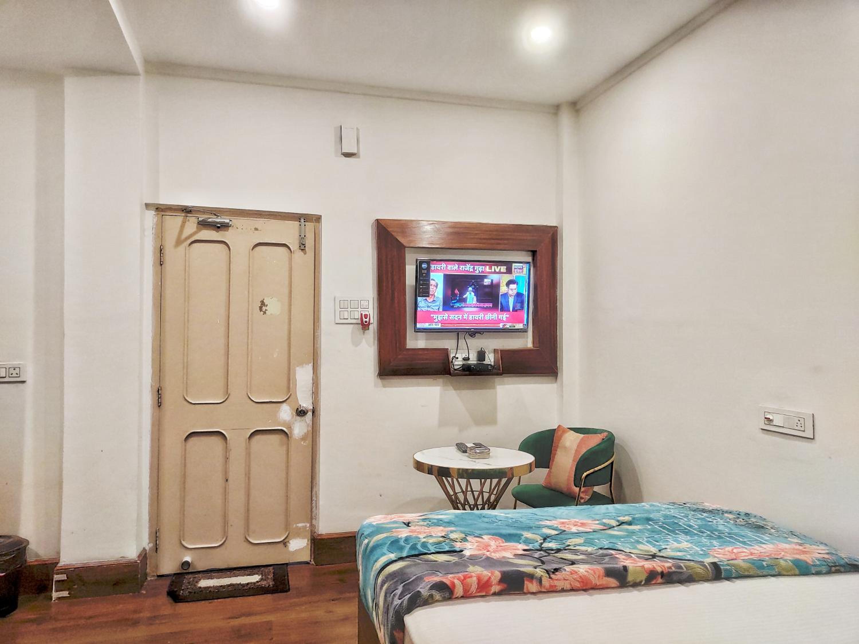 Deluxe Double Room photo 2