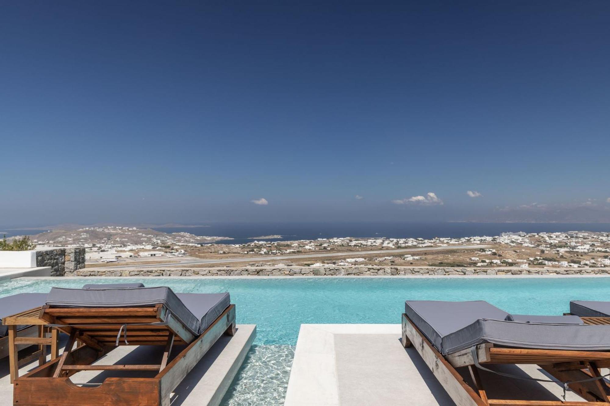 Superior Suite with Sea and Pool View and Hot Tub - Photo 35