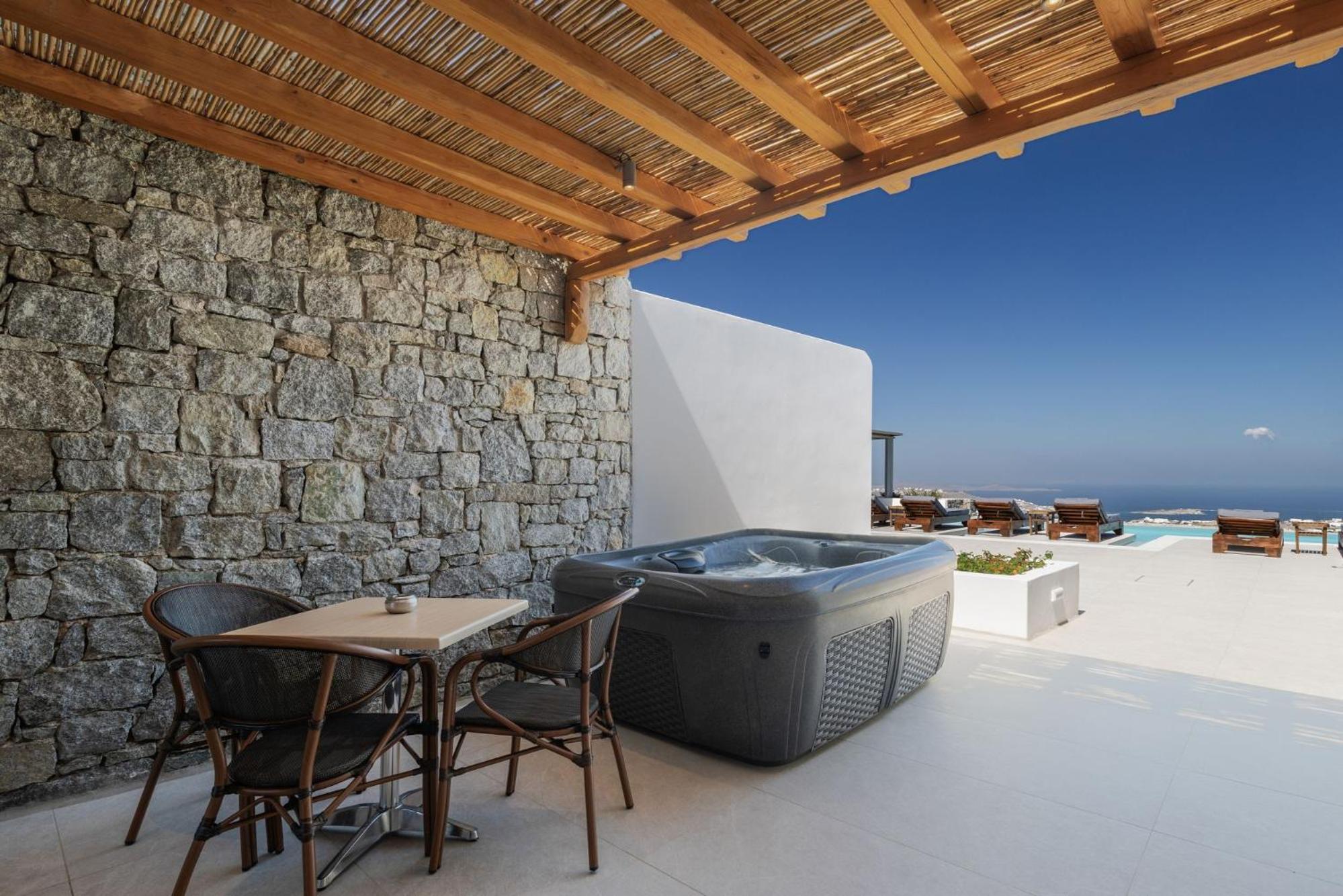 Superior Suite with Sea and Pool View and Hot Tub - Photo 2
