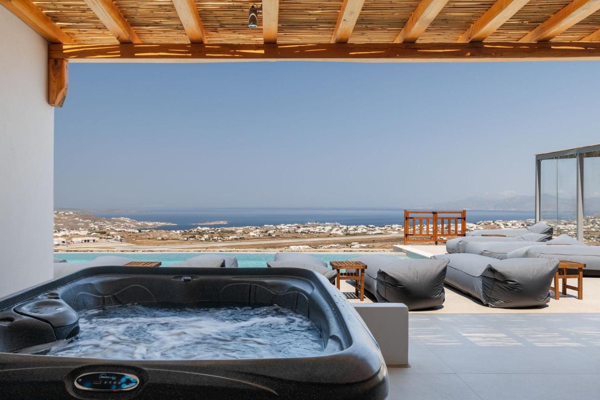Superior Suite with Sea and Pool View and Hot Tub - Photo 6