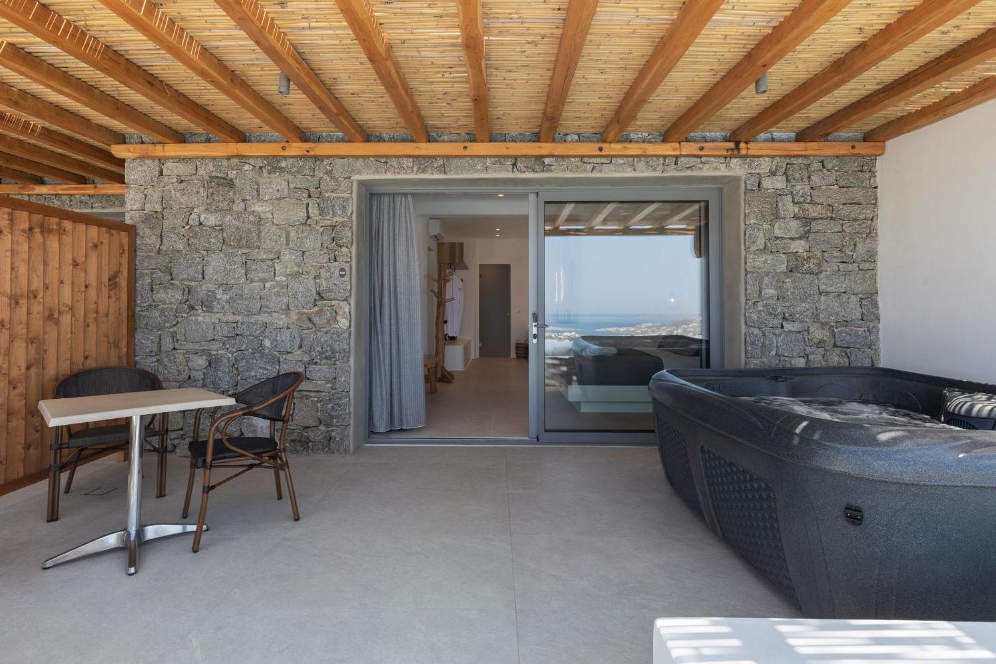 Superior Suite with Sea and Pool View and Hot Tub - Photo 41