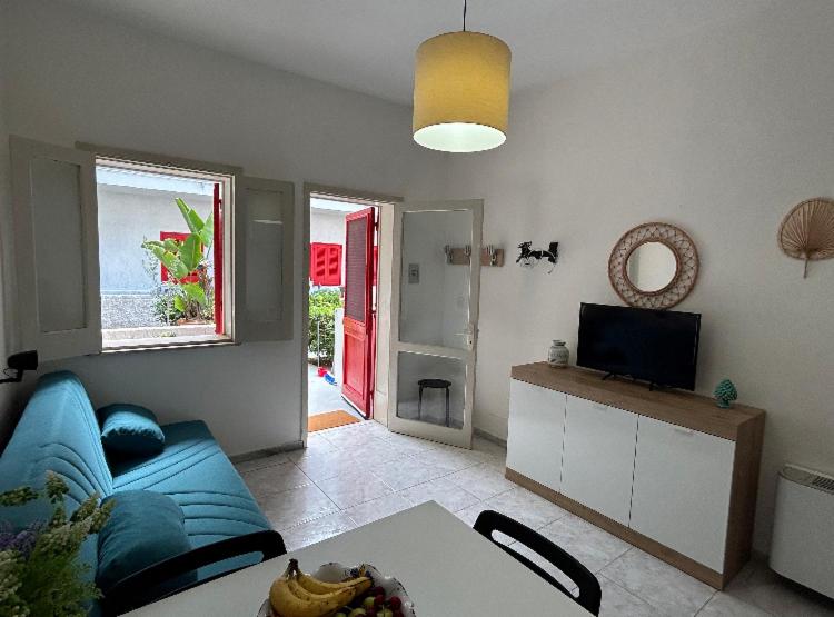 Deluxe Bungalow with Garden View photo 2