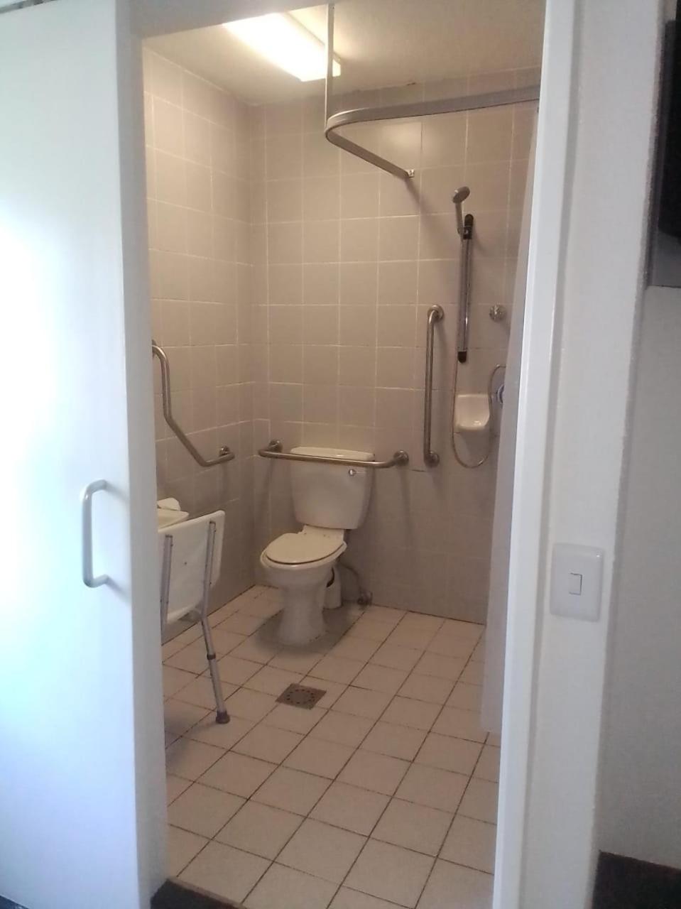 Standard Triple Room - Photo 8