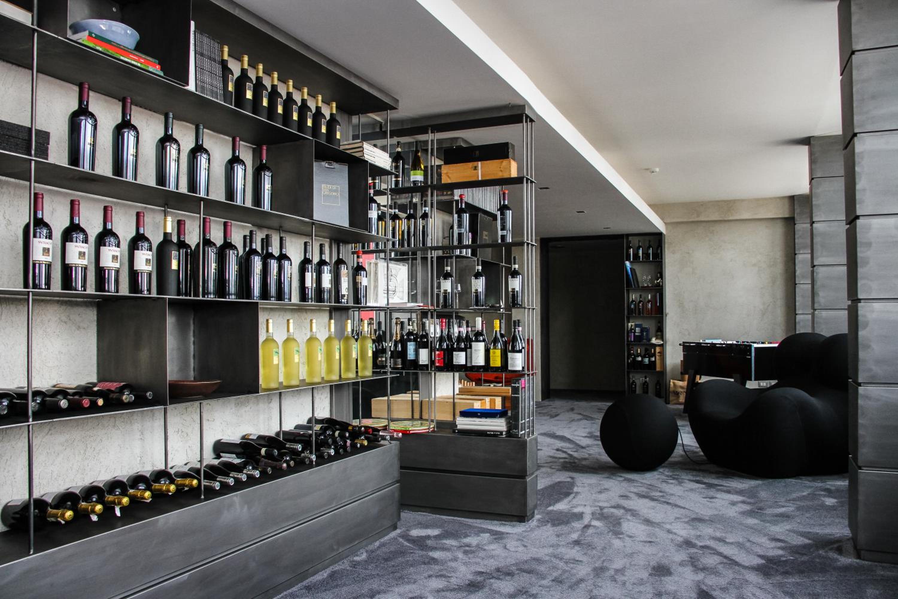 Penthouse Suite - Photo 2